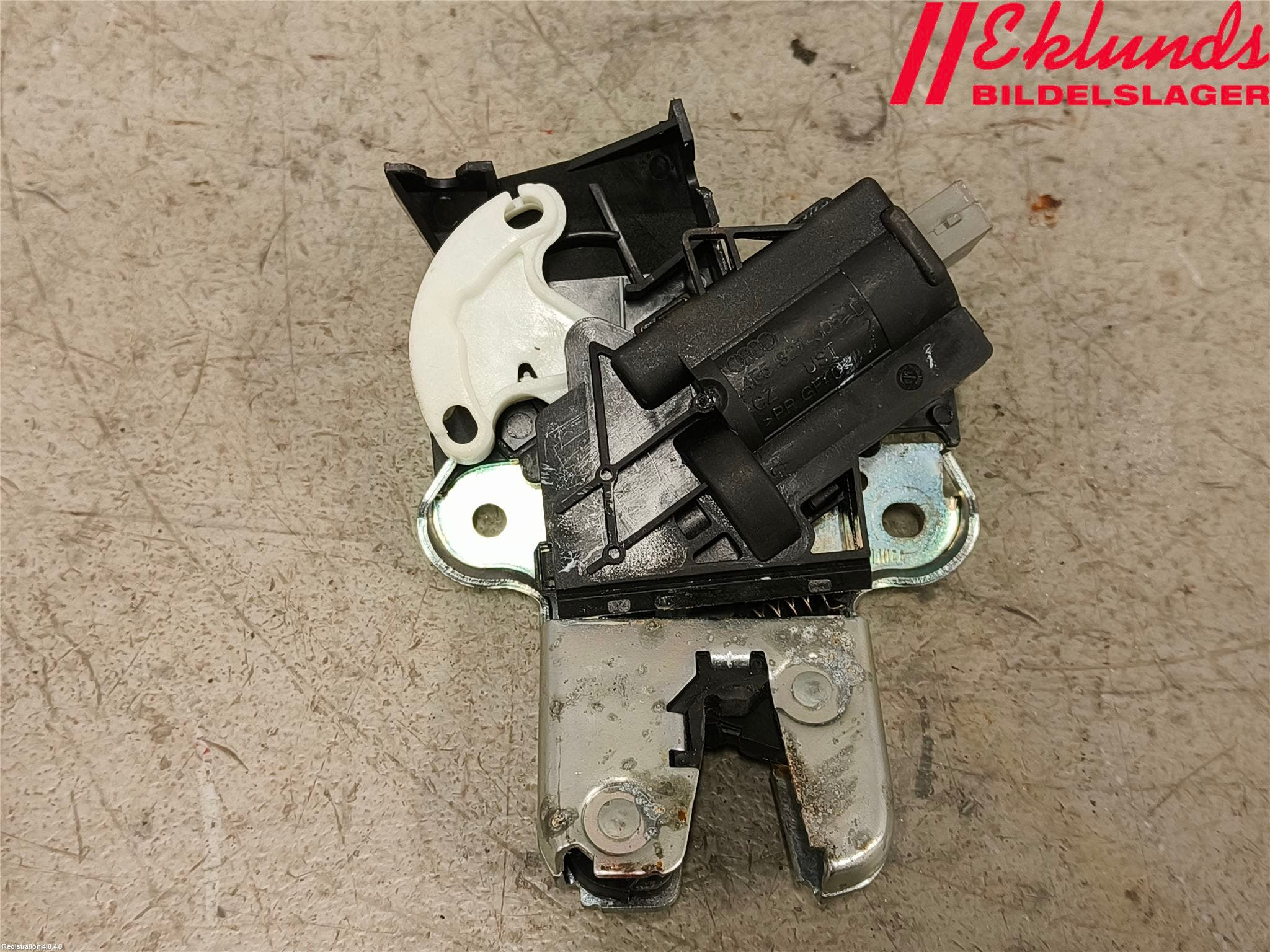 Audi A4 12-15 Låskista Baklucka