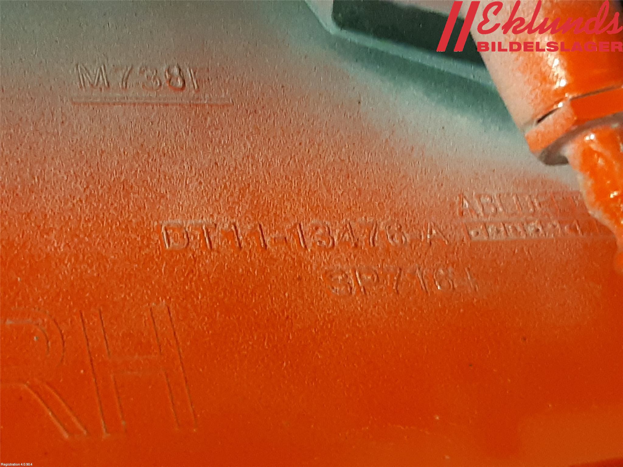 Ford TRANSIT/TOURNEO CONNECT 13-22 Skärm Hörn Utfyllnad Bak