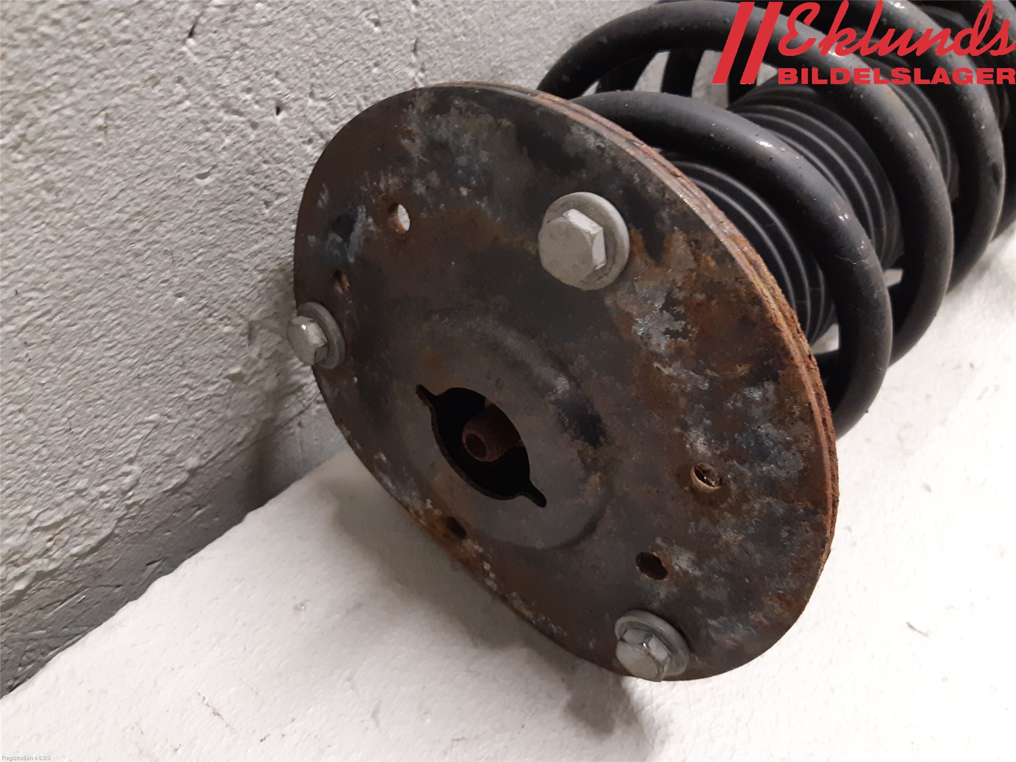 Volvo V70 14-16 Fjäderben Fram Höger