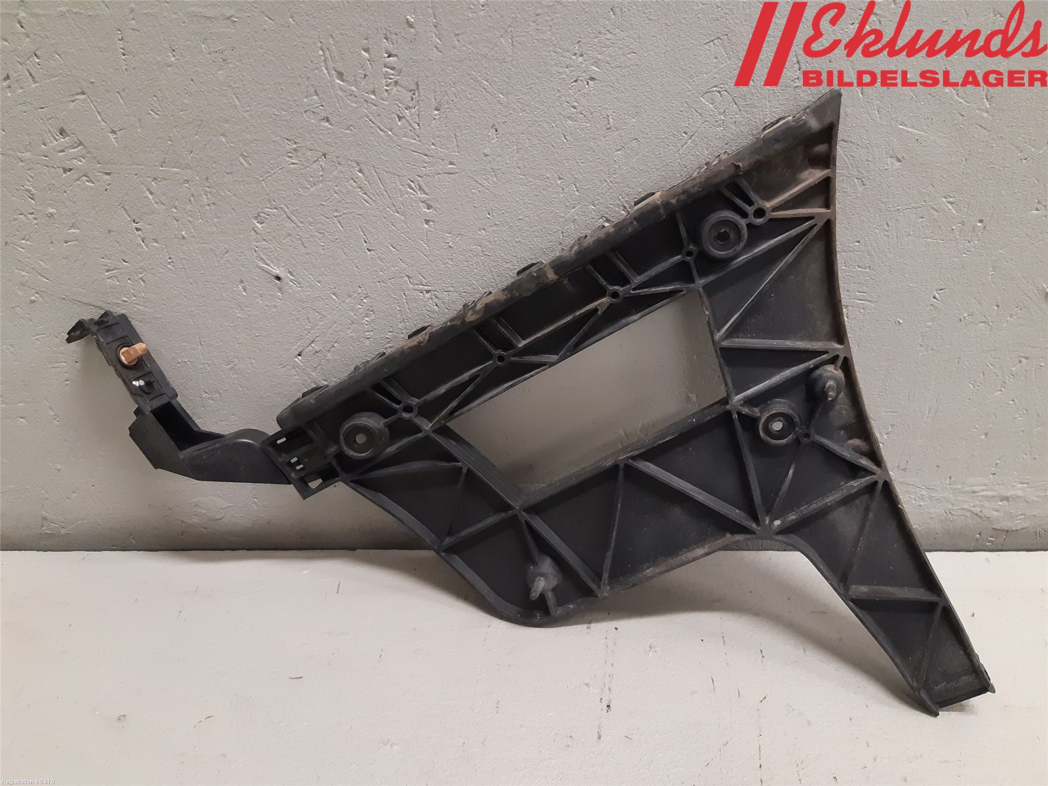 Audi A4/S4 08-11 Stötfångarfäste Bak Vä
