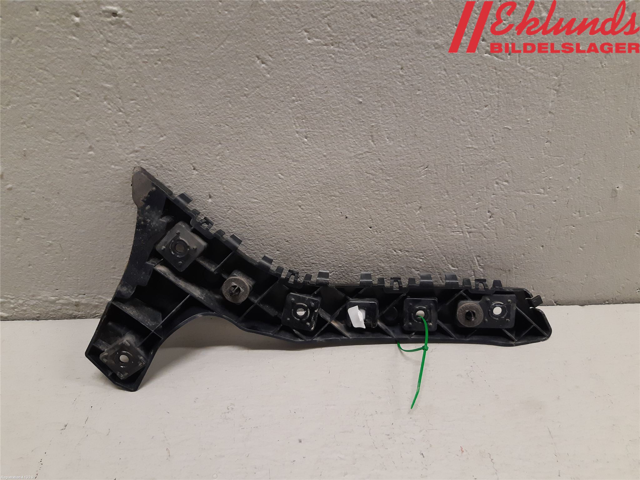 Ford MONDEO 15-22 Stötfångarfäste Bak Hö