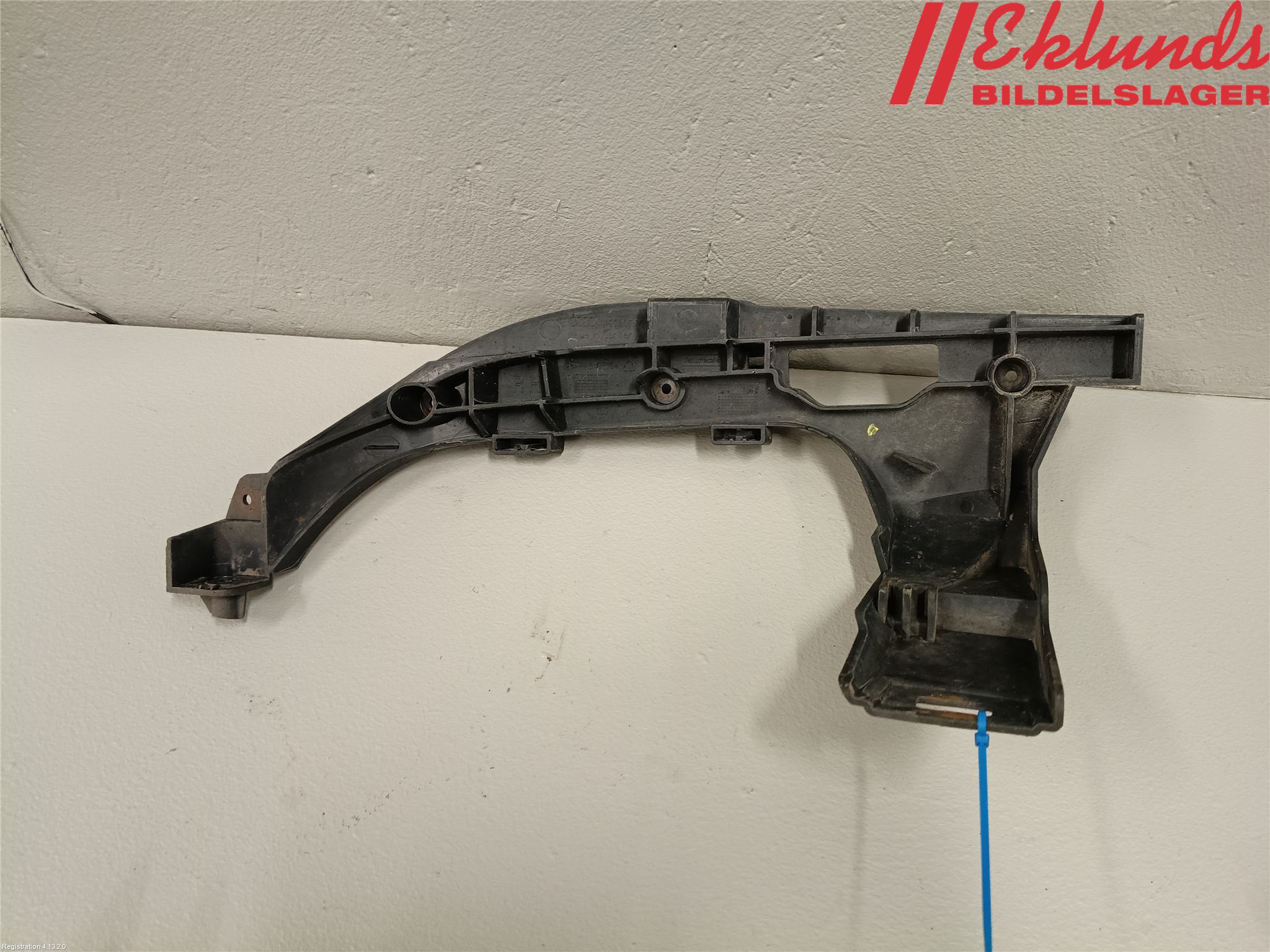 Audi A6/S6 4G 11-18 Stötfångarfäste Bak Hö