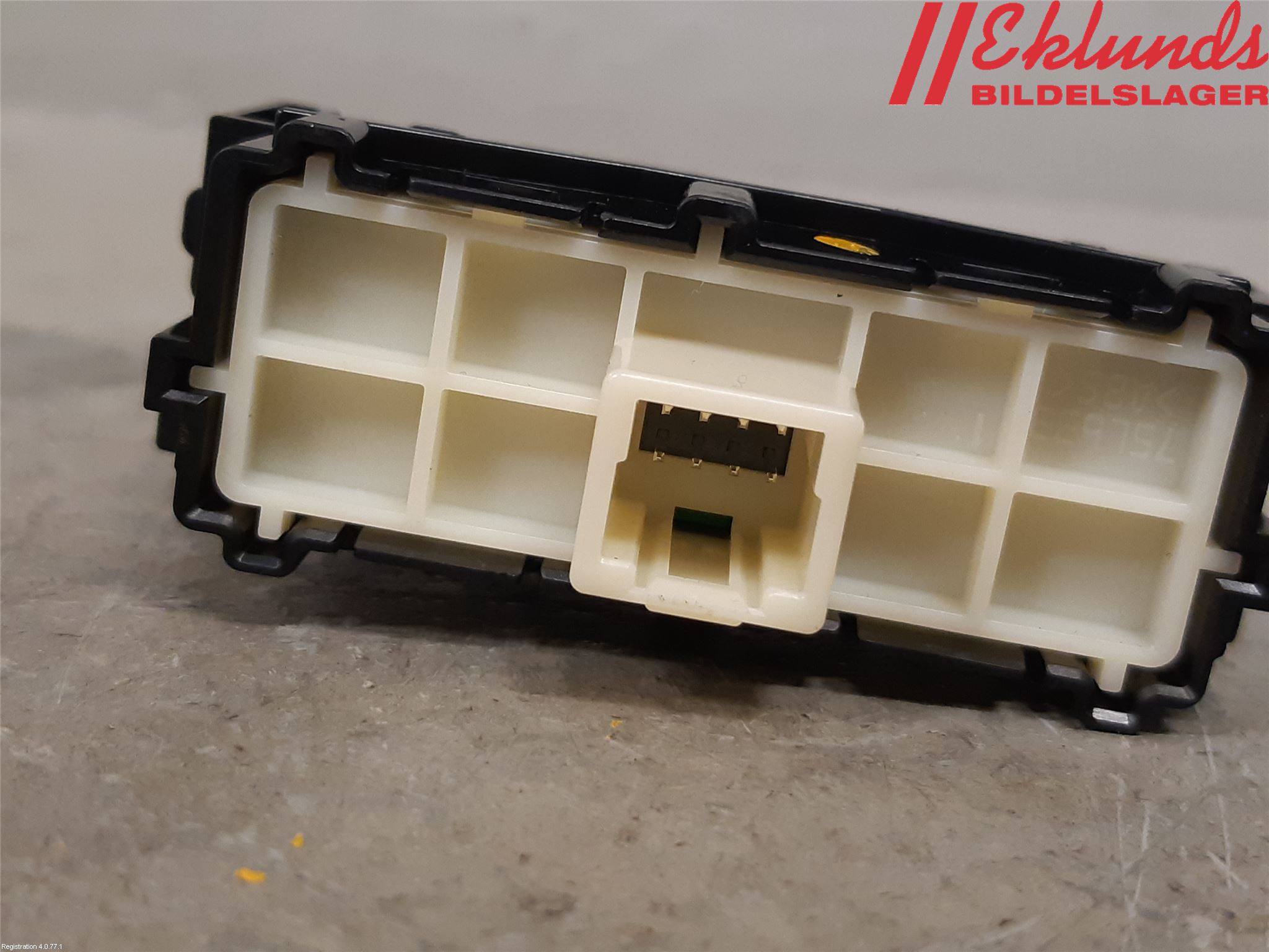 Toyota COROLLA 19- Strömställare Övrigt