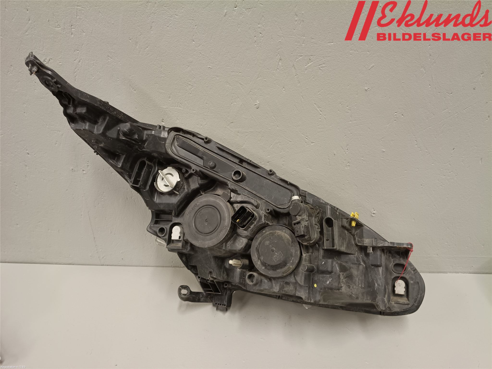 Peugeot PEUGOT 208 16-19 Strålkastare Vänster