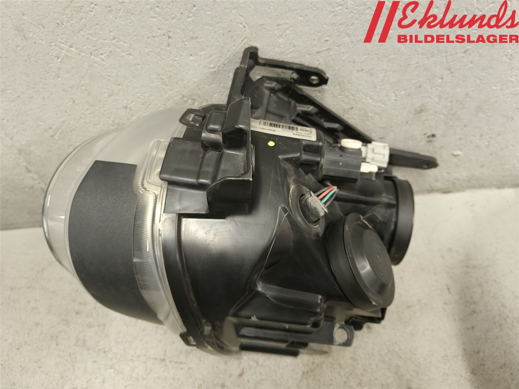 Nissan JUKE 14-19 Strålkastare Höger