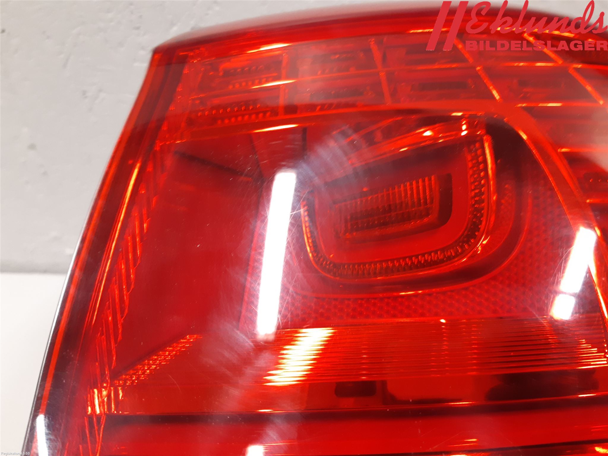 Volkswagen VW TOUAREG 7P 11-18 Bakljus Höger