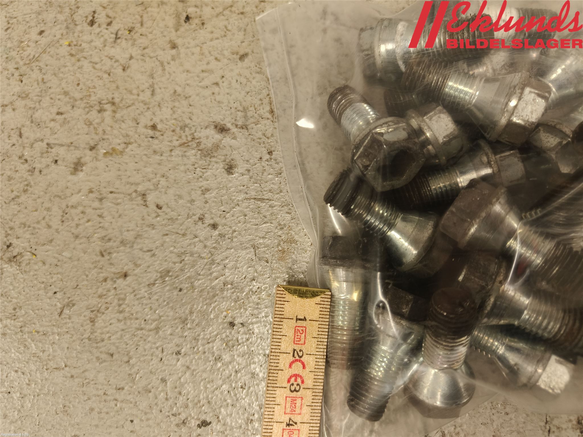 BMW 5 E60/61 Sed/Tou 02-10 Hjulmutter-Bult-Sats