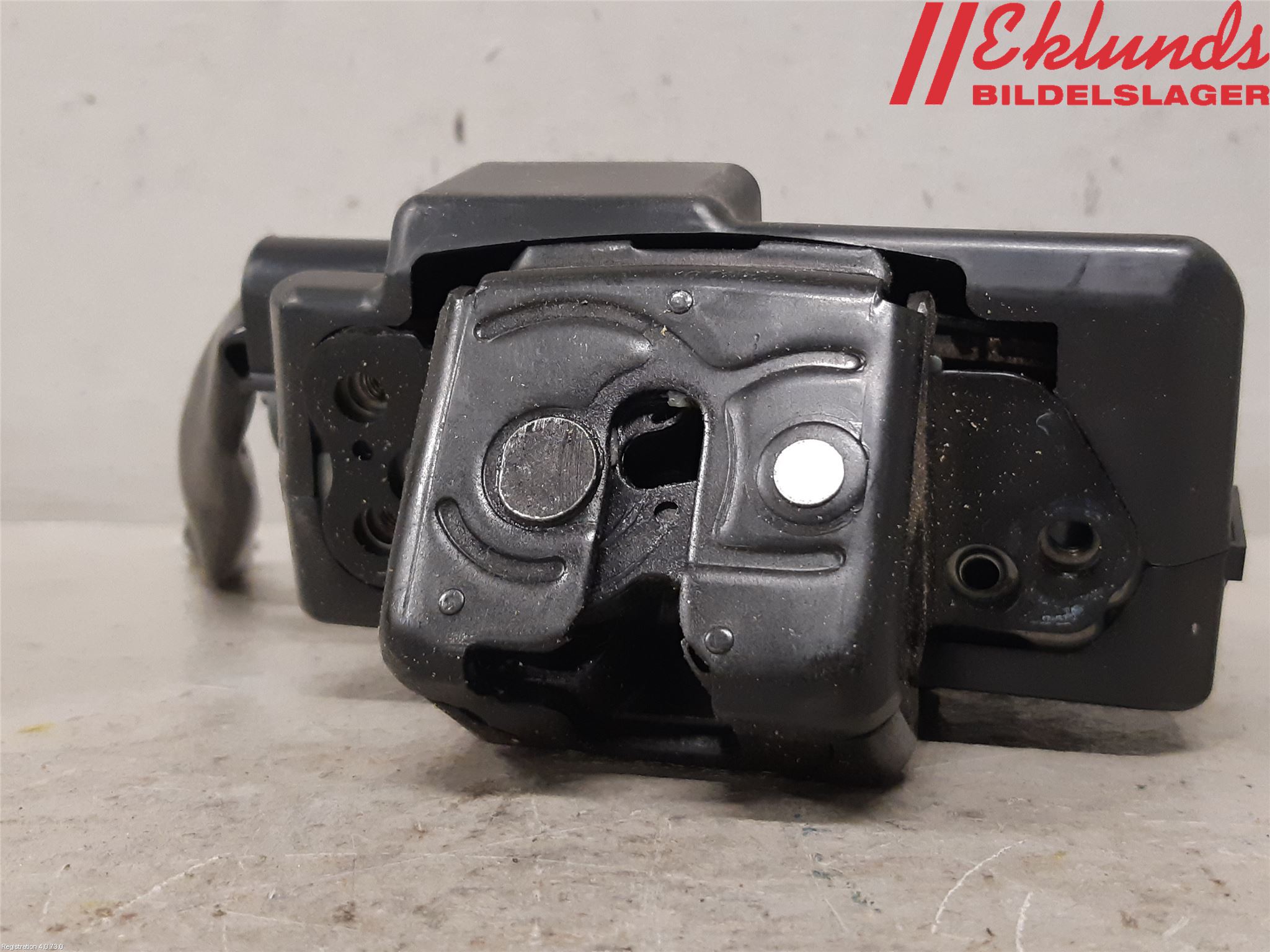 Toyota RAV4 19- Låskista Baklucka