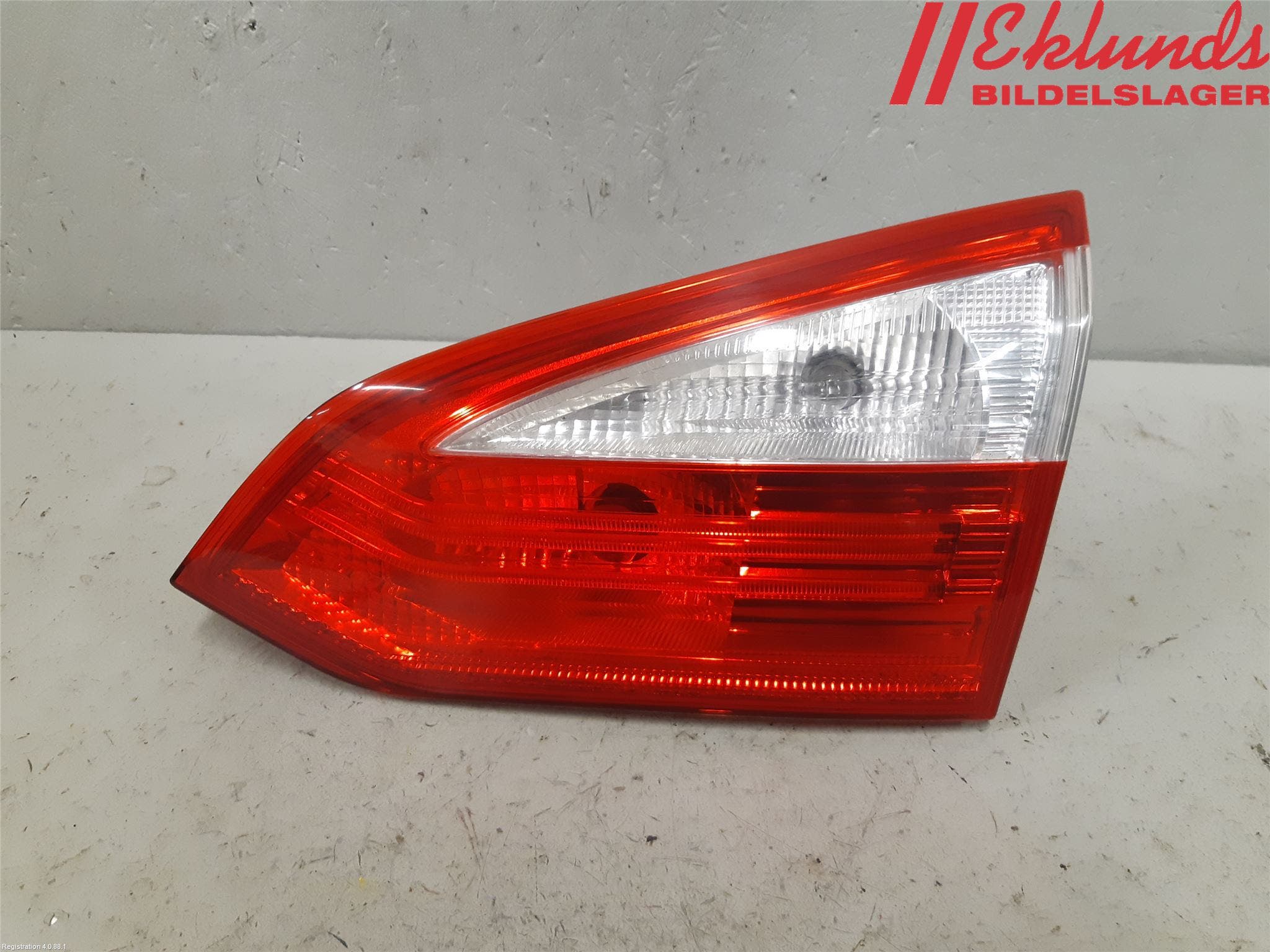 Ford FOCUS 11-14 Bakljus Lucka Hö