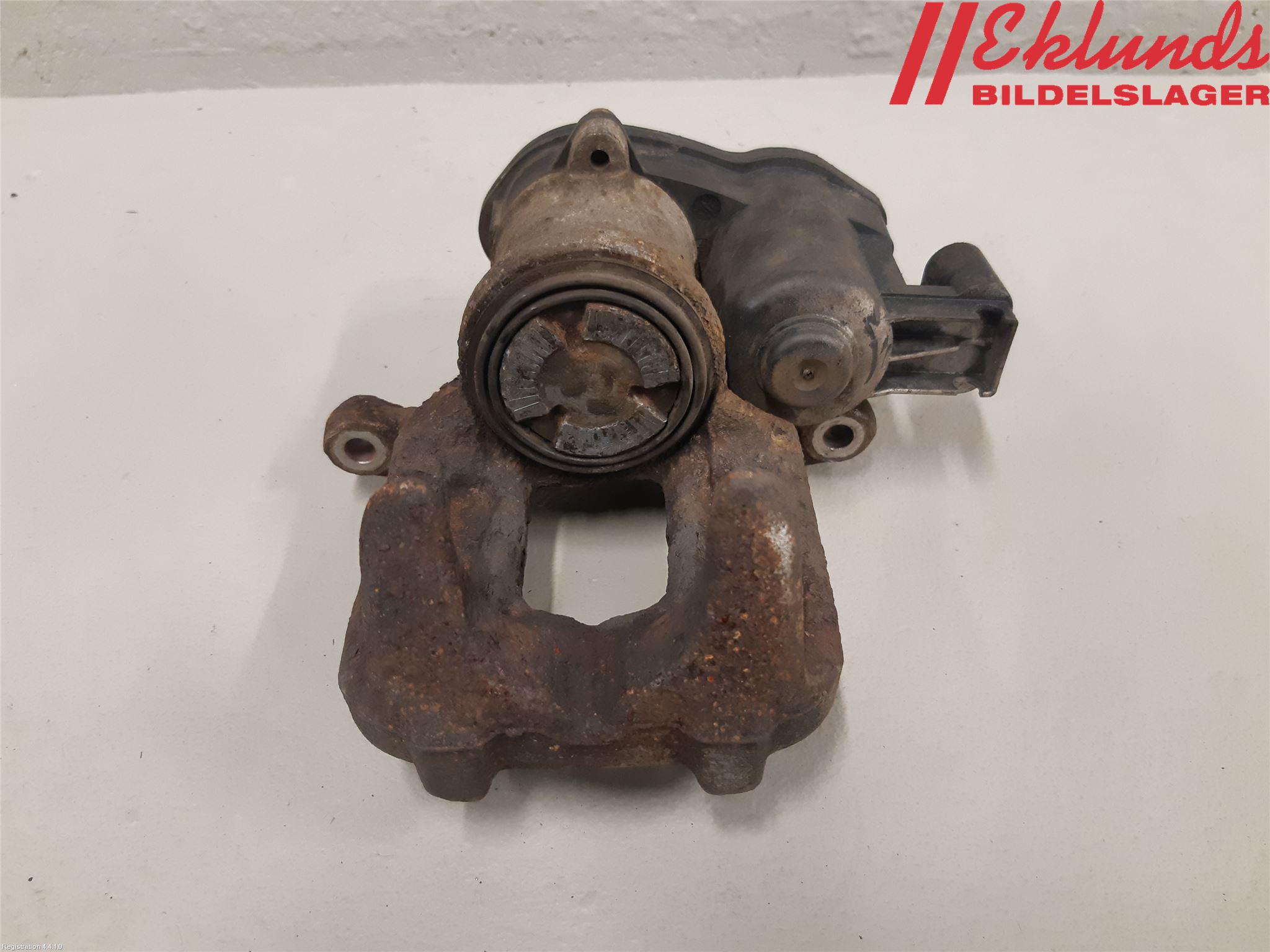 BMW 5 F10/F11/F18 09-17 Bromsok Bak Vänster