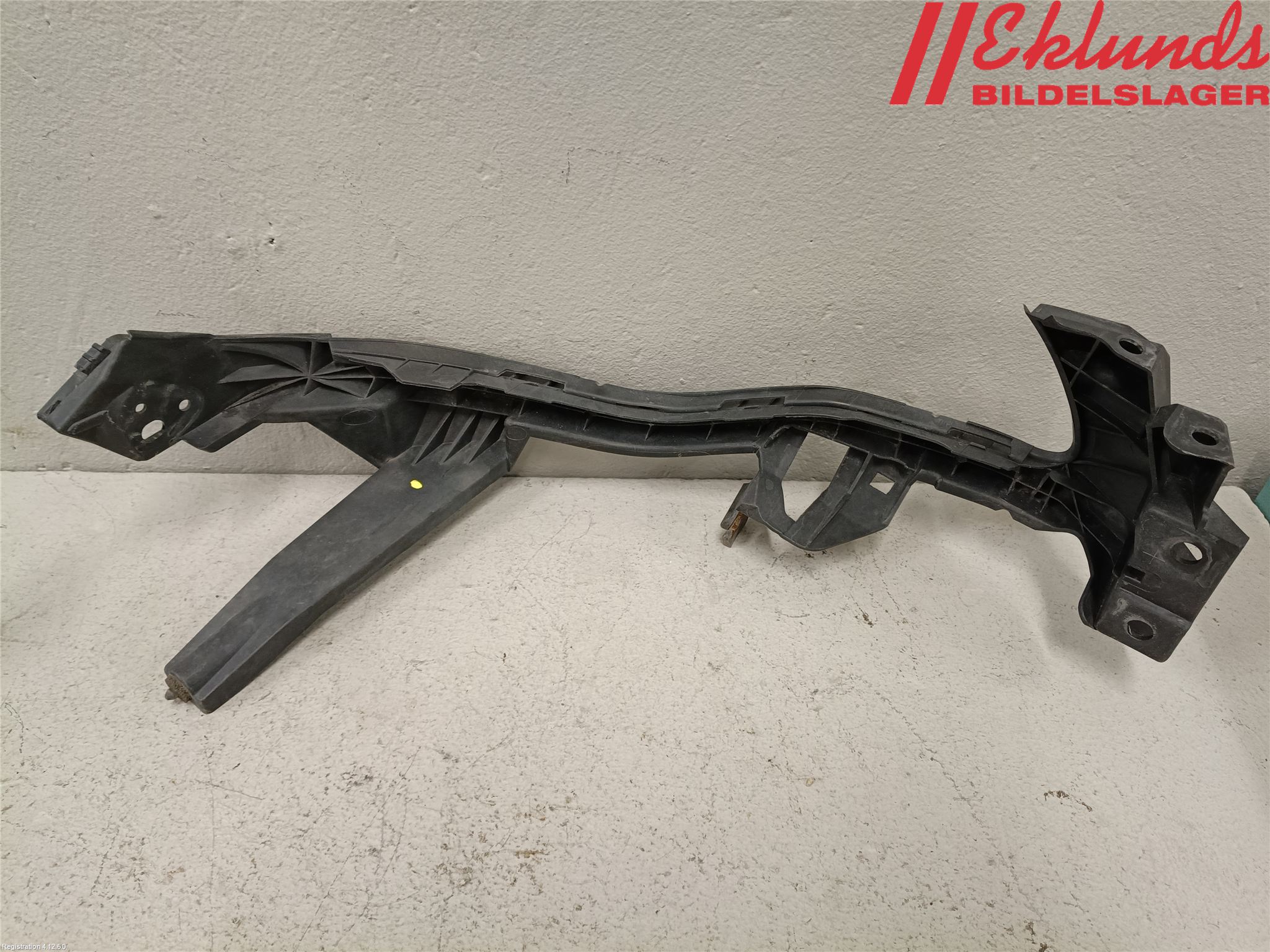 Subaru XV 12-17 Stötfångarfäste Fram Vä