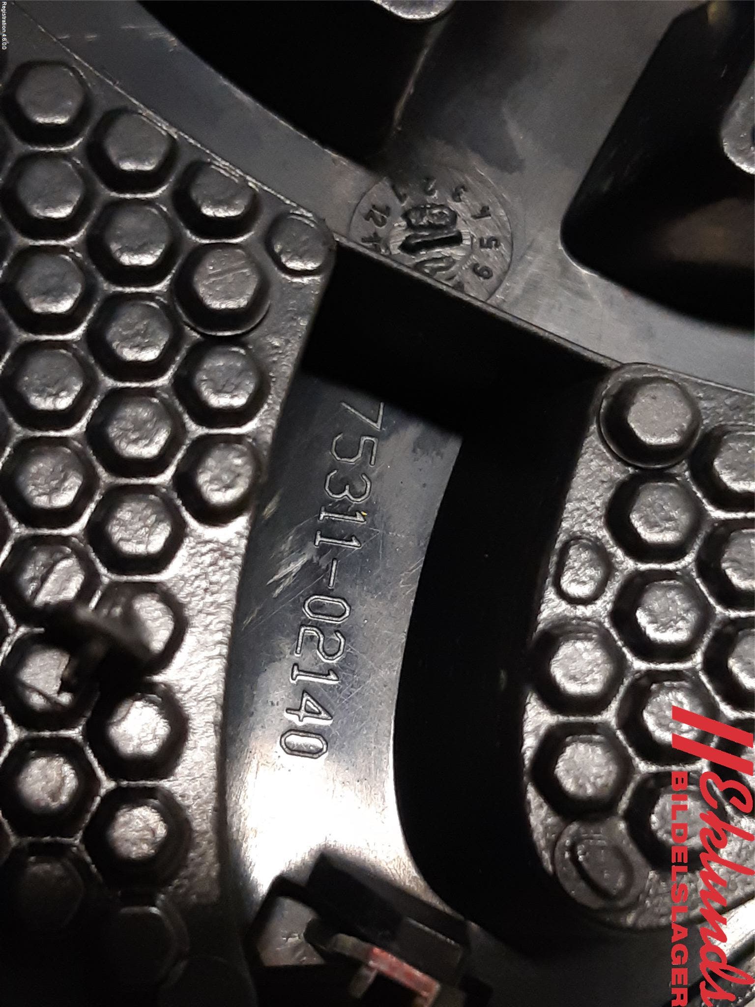 Toyota YARIS XP130 15-20 Emblem