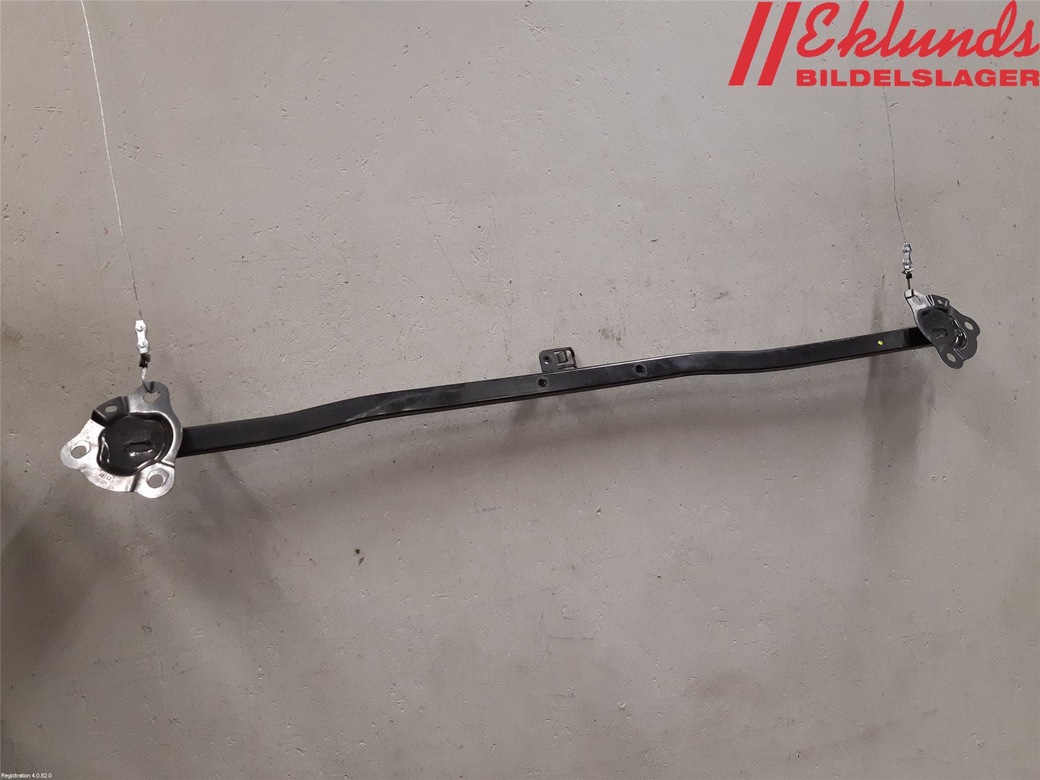 Volvo V40 12-19 Fjäderbensstag