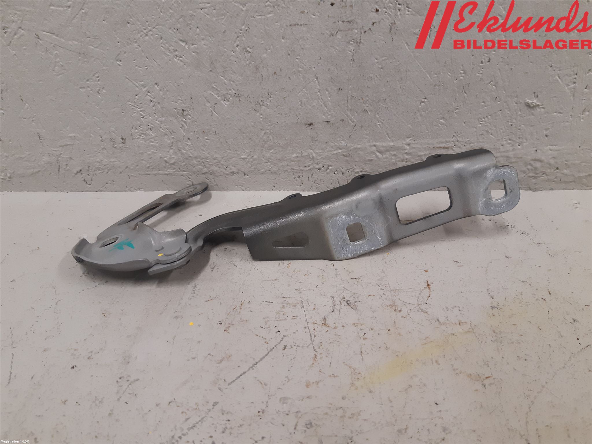 Ford FOCUS 19- Huvgångjärn