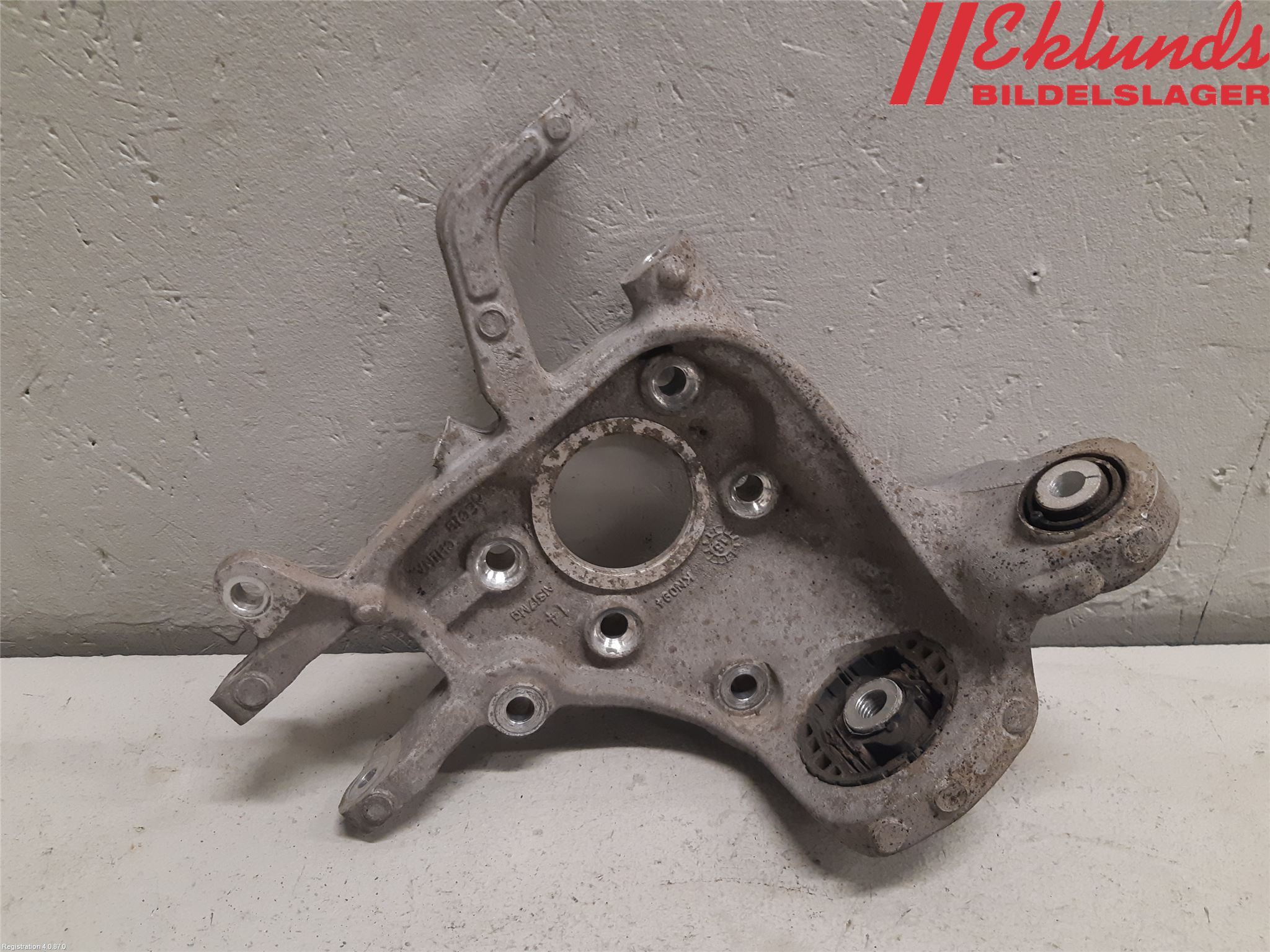 Volvo XC60 18- Hjullagerhus-Spindel Hö B