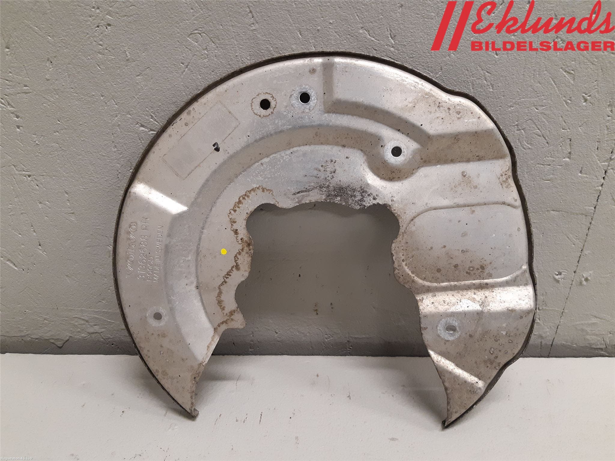 Volvo V90 17->> Bromssköld Fram
