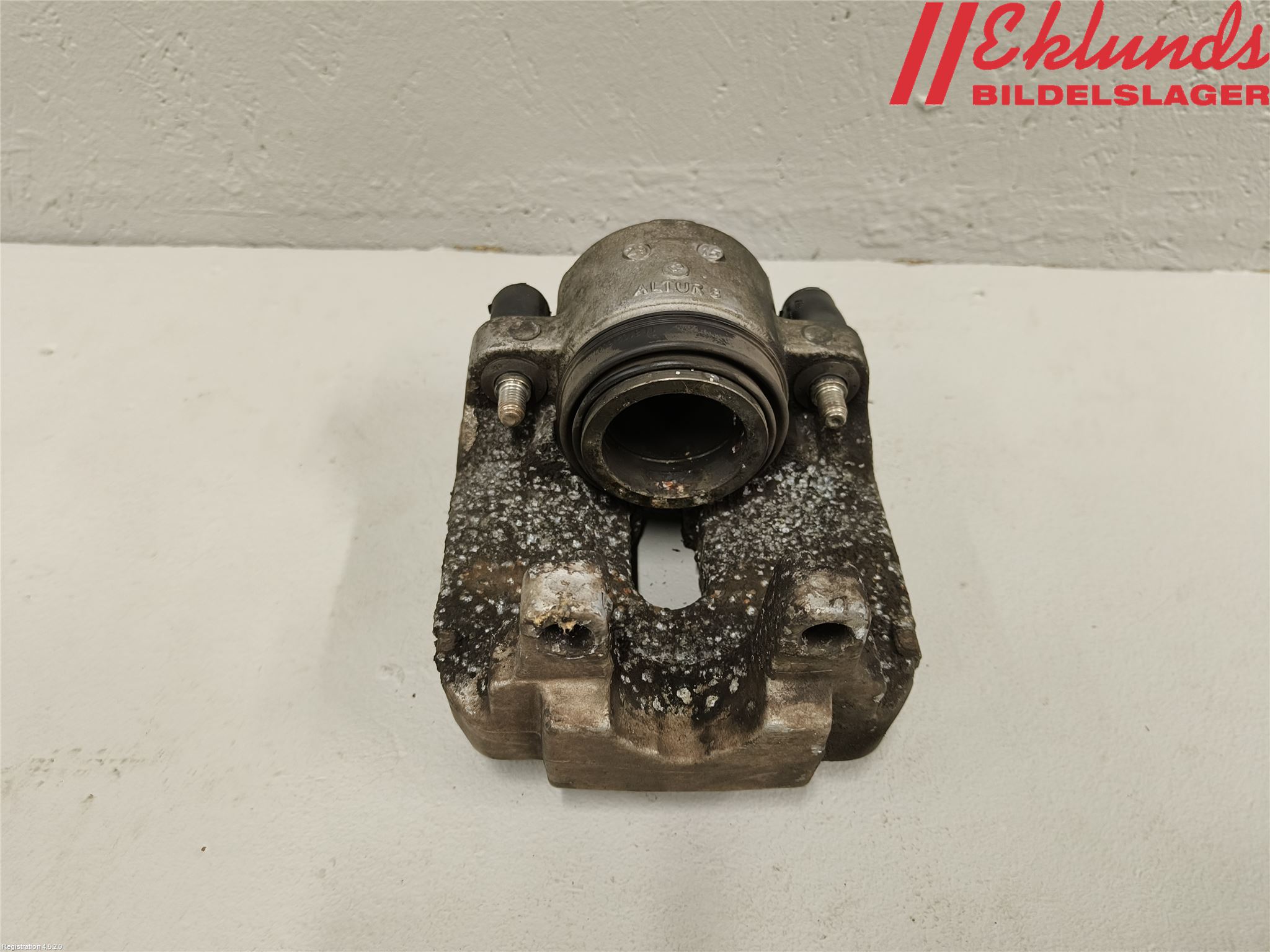 BMW 5 F10/F11/F18 09-17 Bromsok Fram Höger