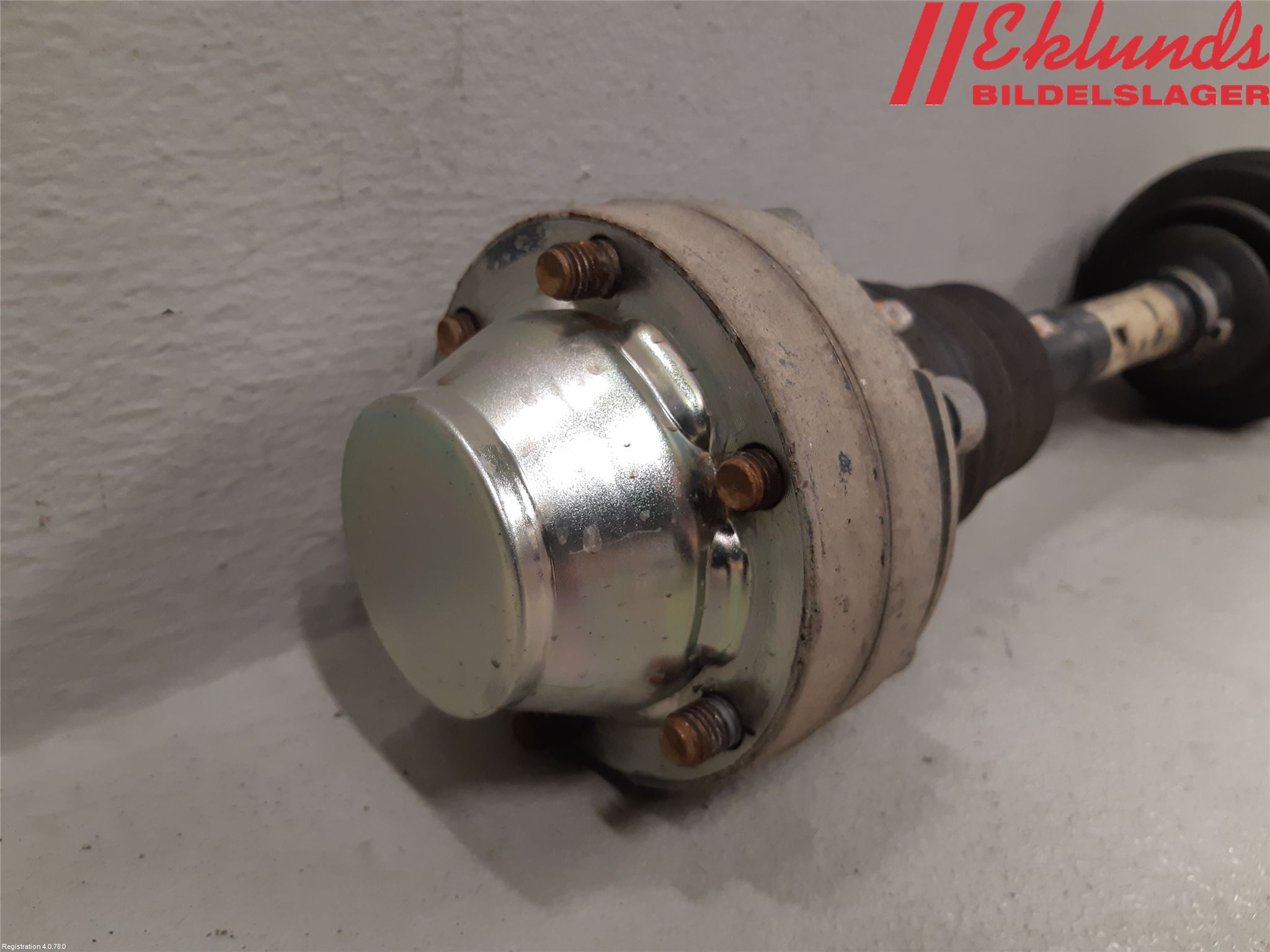 Volkswagen VW AMAROK 2H 10-22 Drivaxel Fram Höger