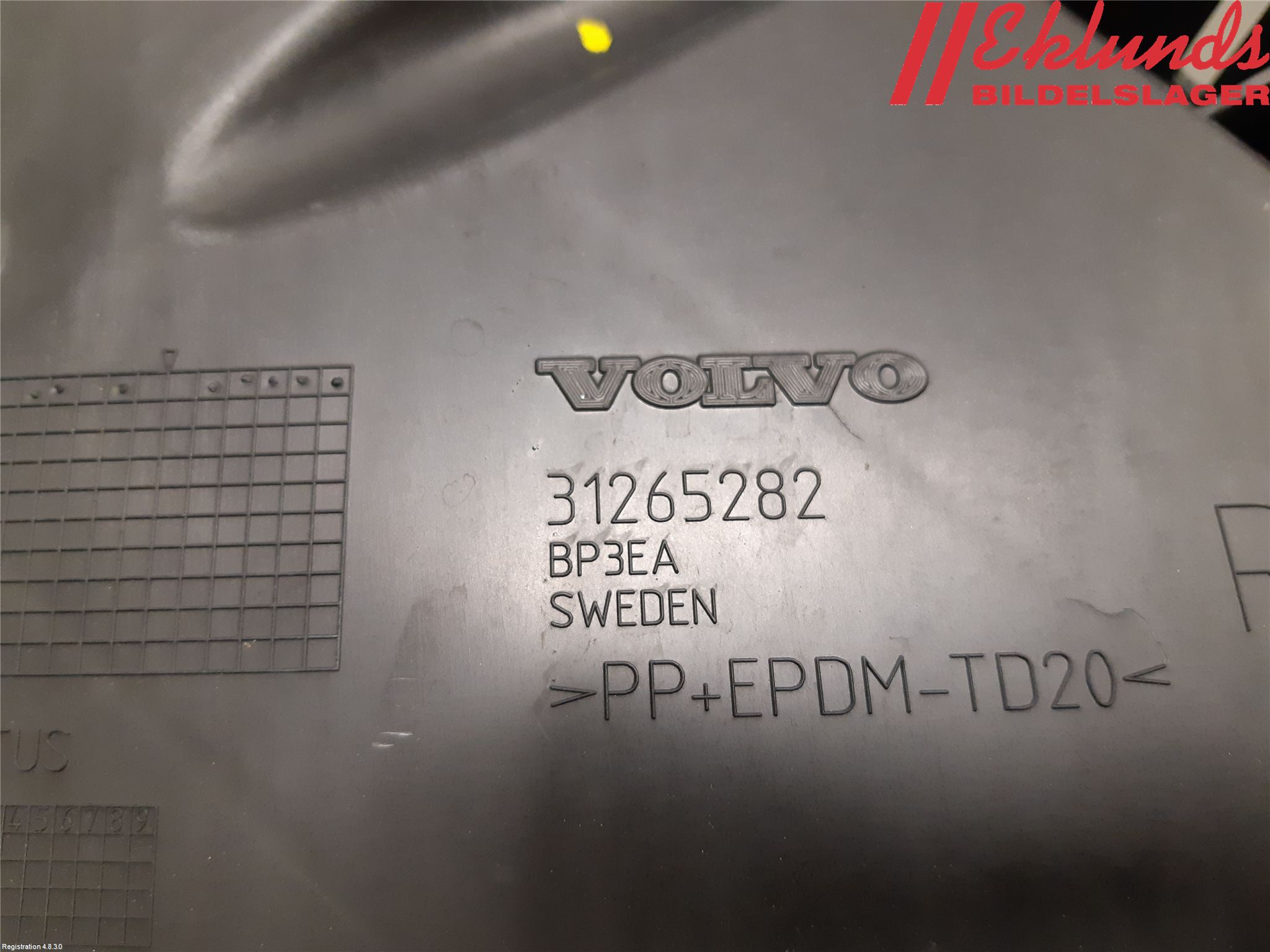 Volvo V60 11-13 Stötfångarfäste Bak Hö