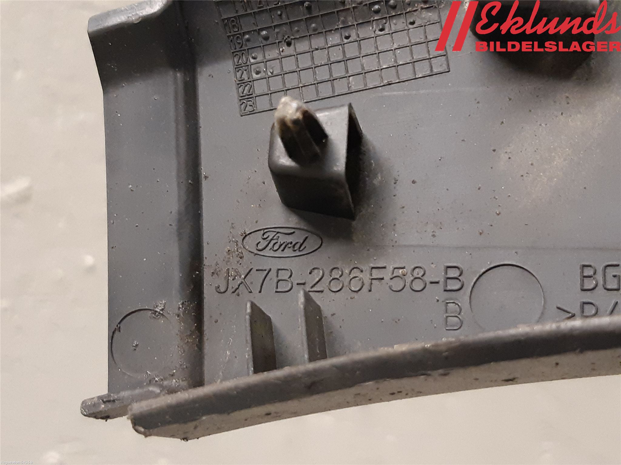 Ford FOCUS 19- Stöt Utfyllnad-List-Grill