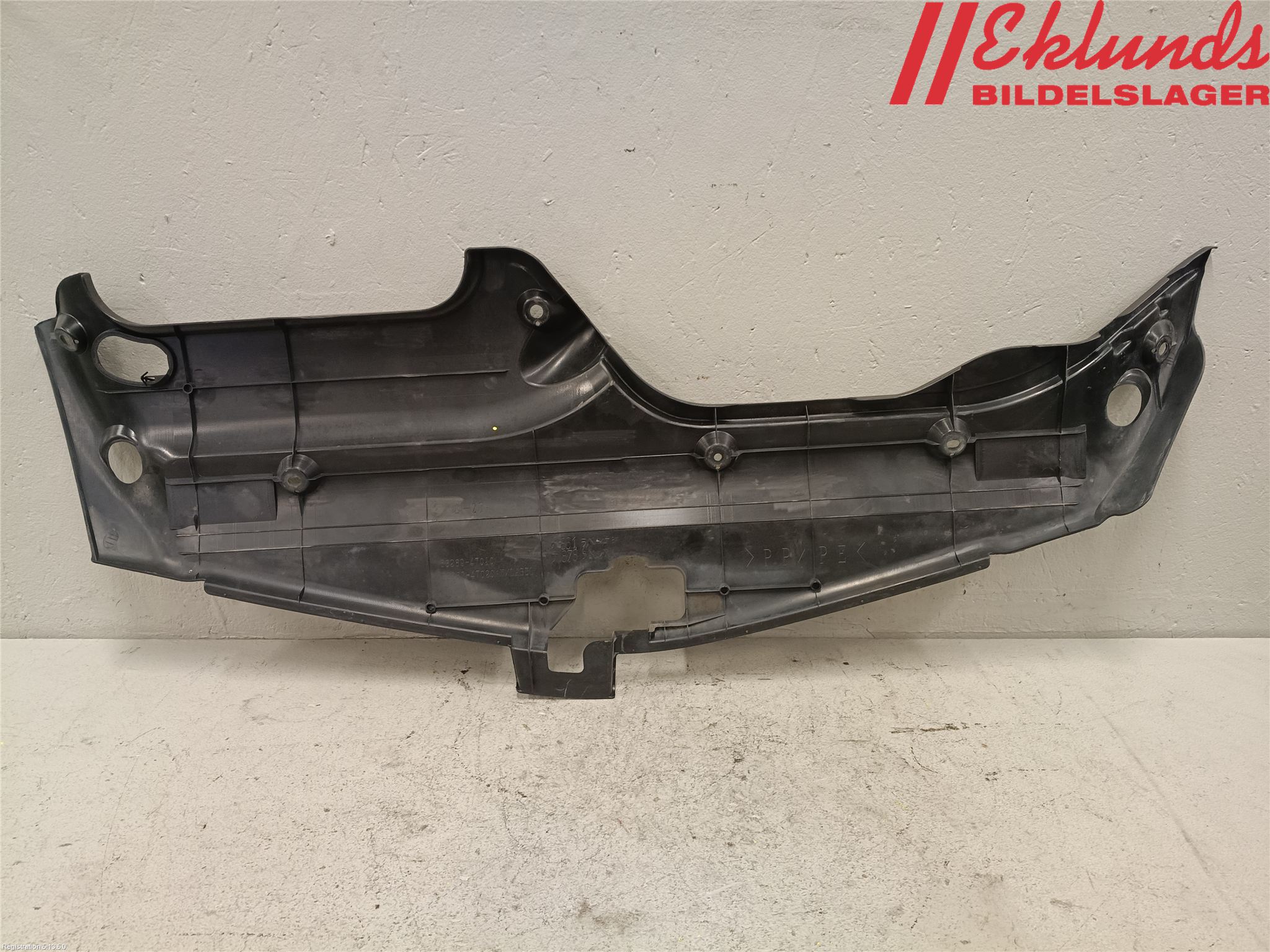 Toyota PRIUS NWH20 04-08 Täckplast Front