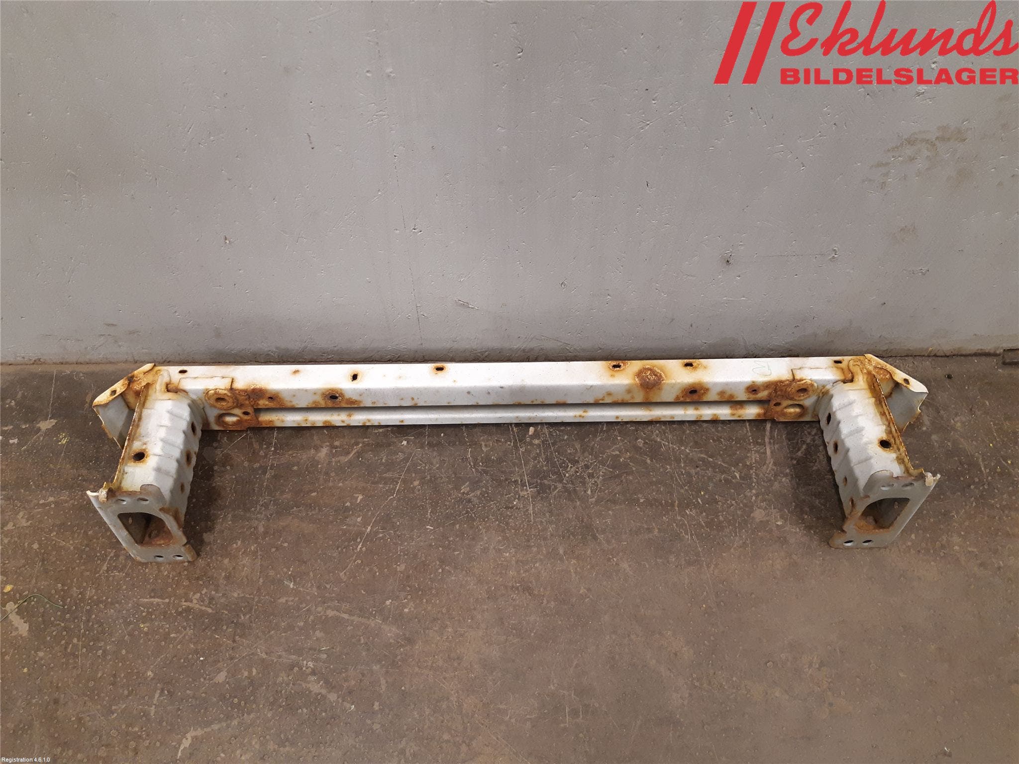 Toyota AVENSIS 09-15 Stötfångarbalk Fram