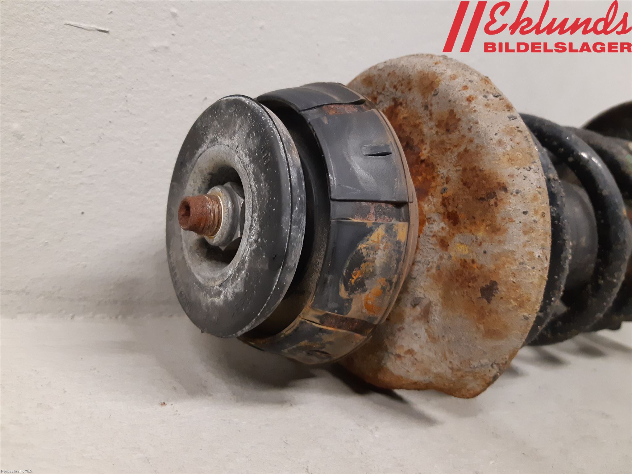 Dacia DOKKER 13- Fjäderben Fram Vänster