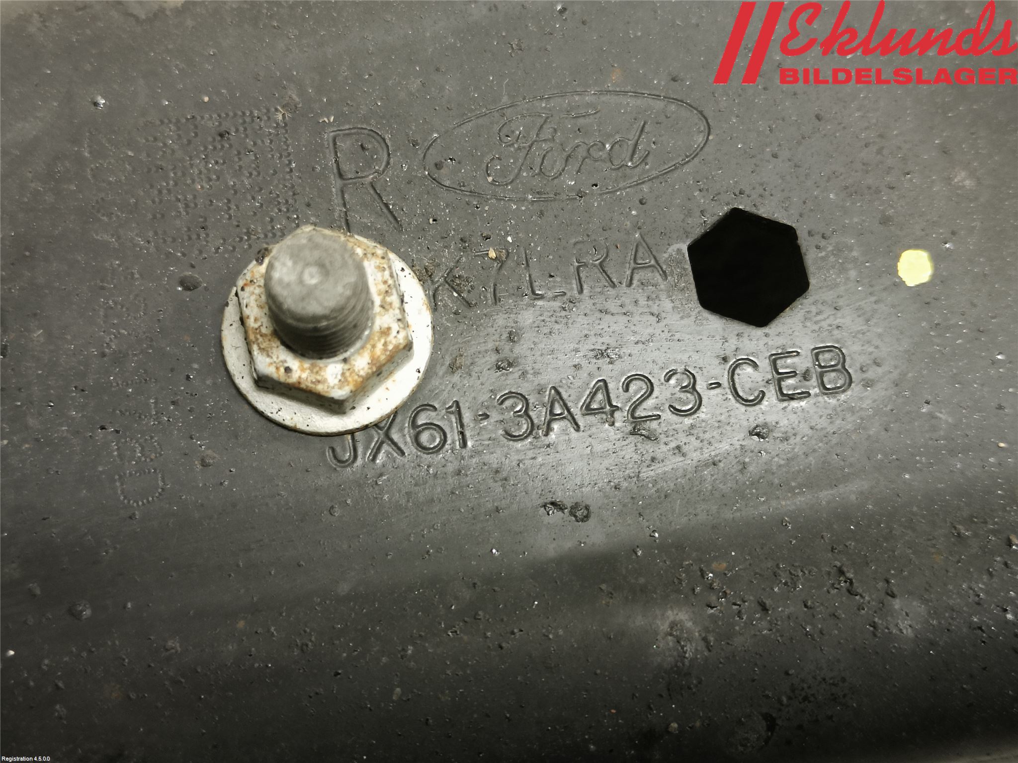 Ford FOCUS 19- Bärarm Fram Undre Hö