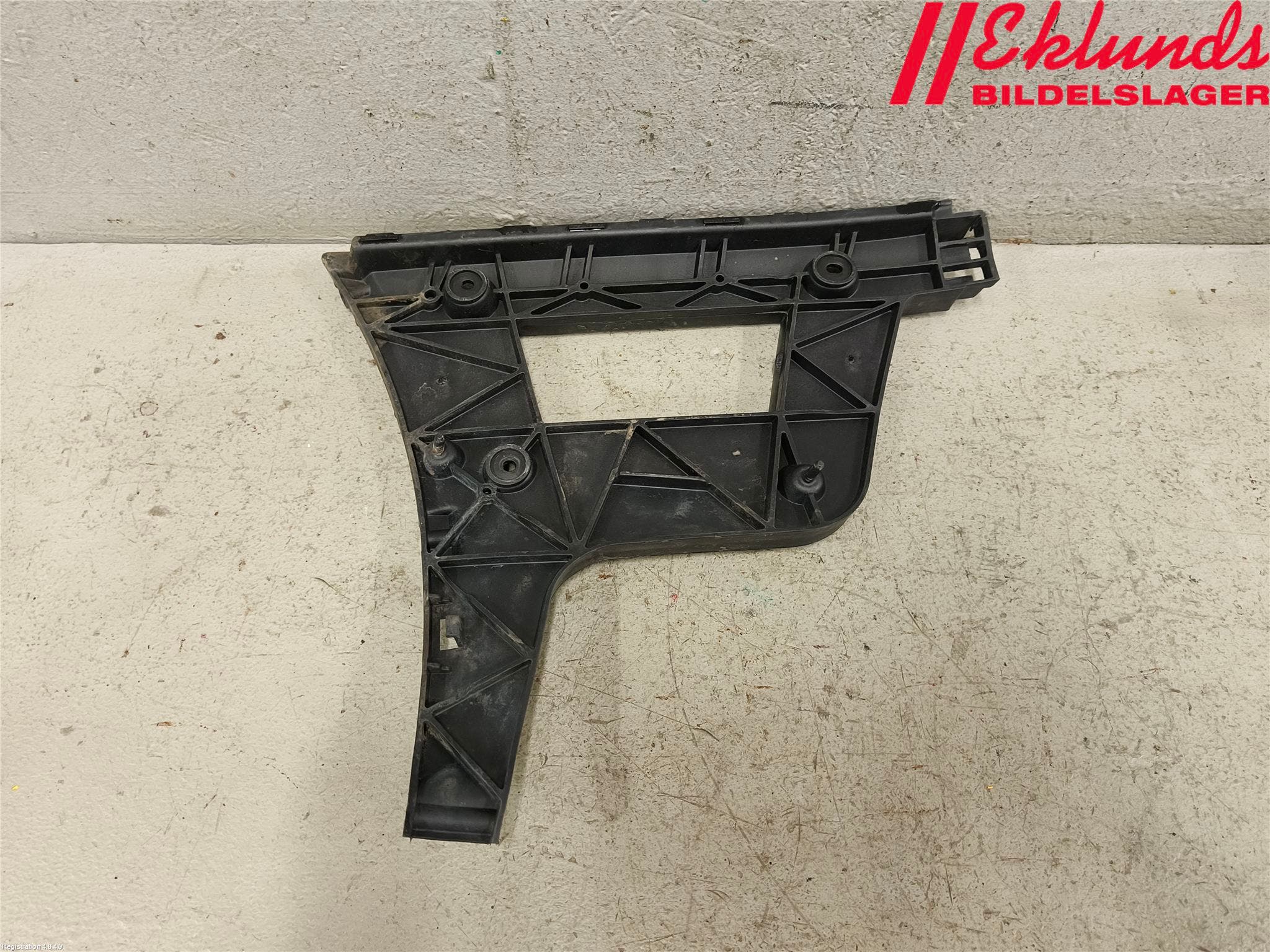 Audi A4/S4 08-11 Stötfångarfäste Bak Hö