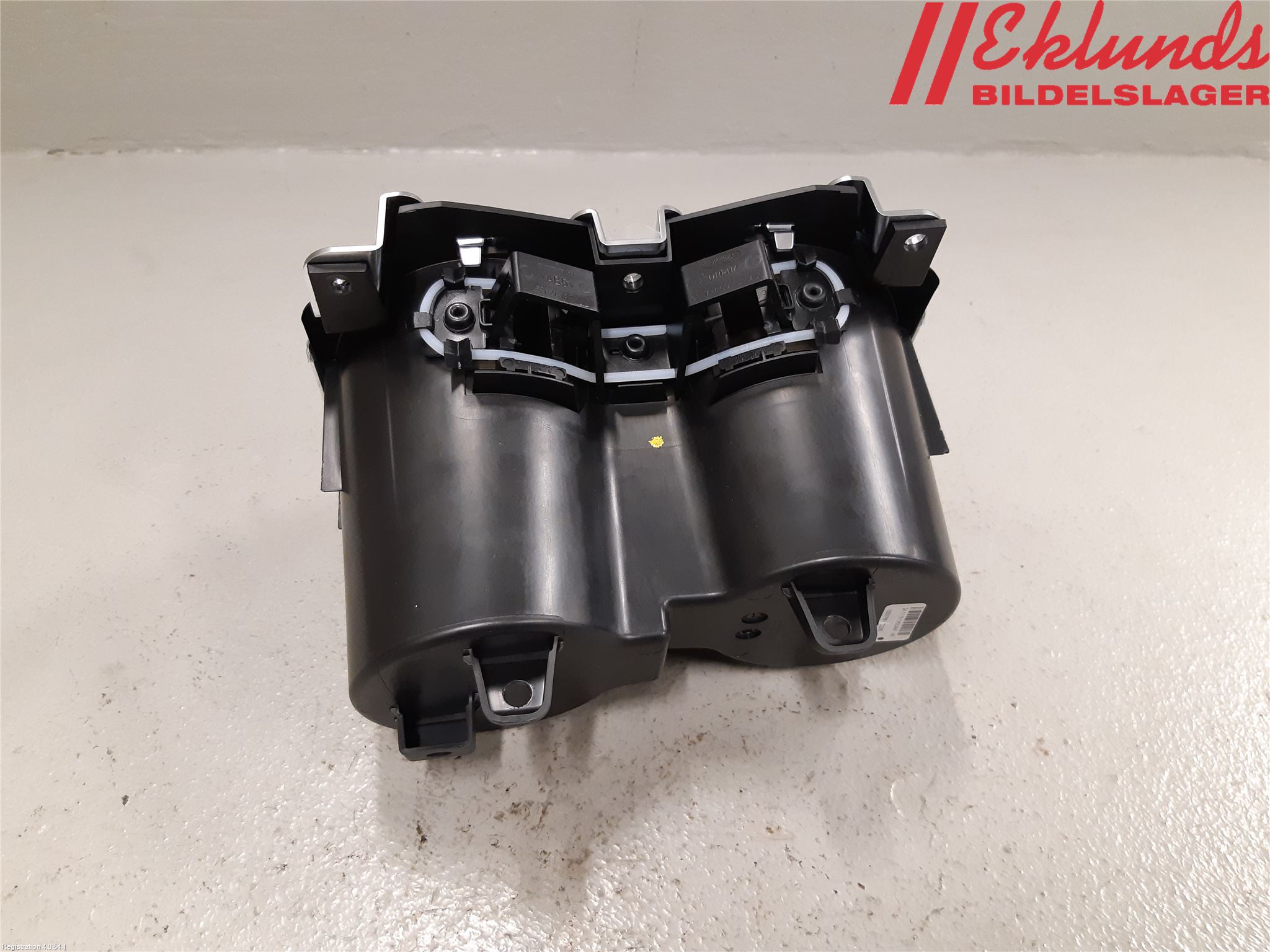 Ford MONDEO 15-22 Mugghållare