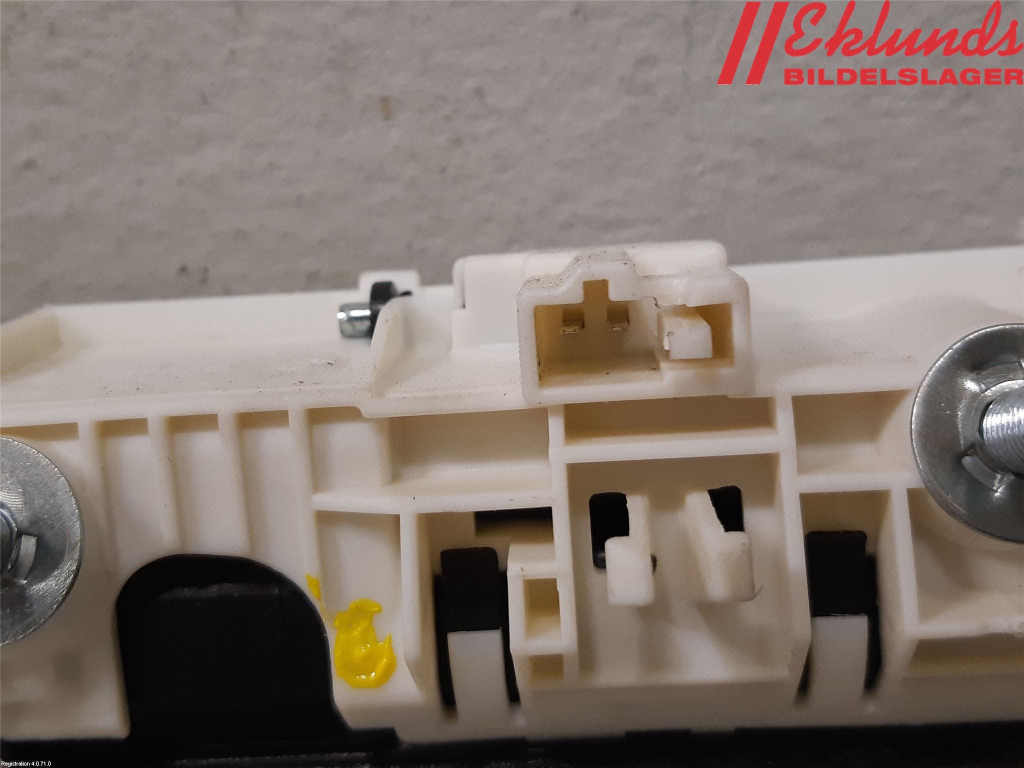 Audi A6 ALLROAD 12-18 Bakluckehandtag