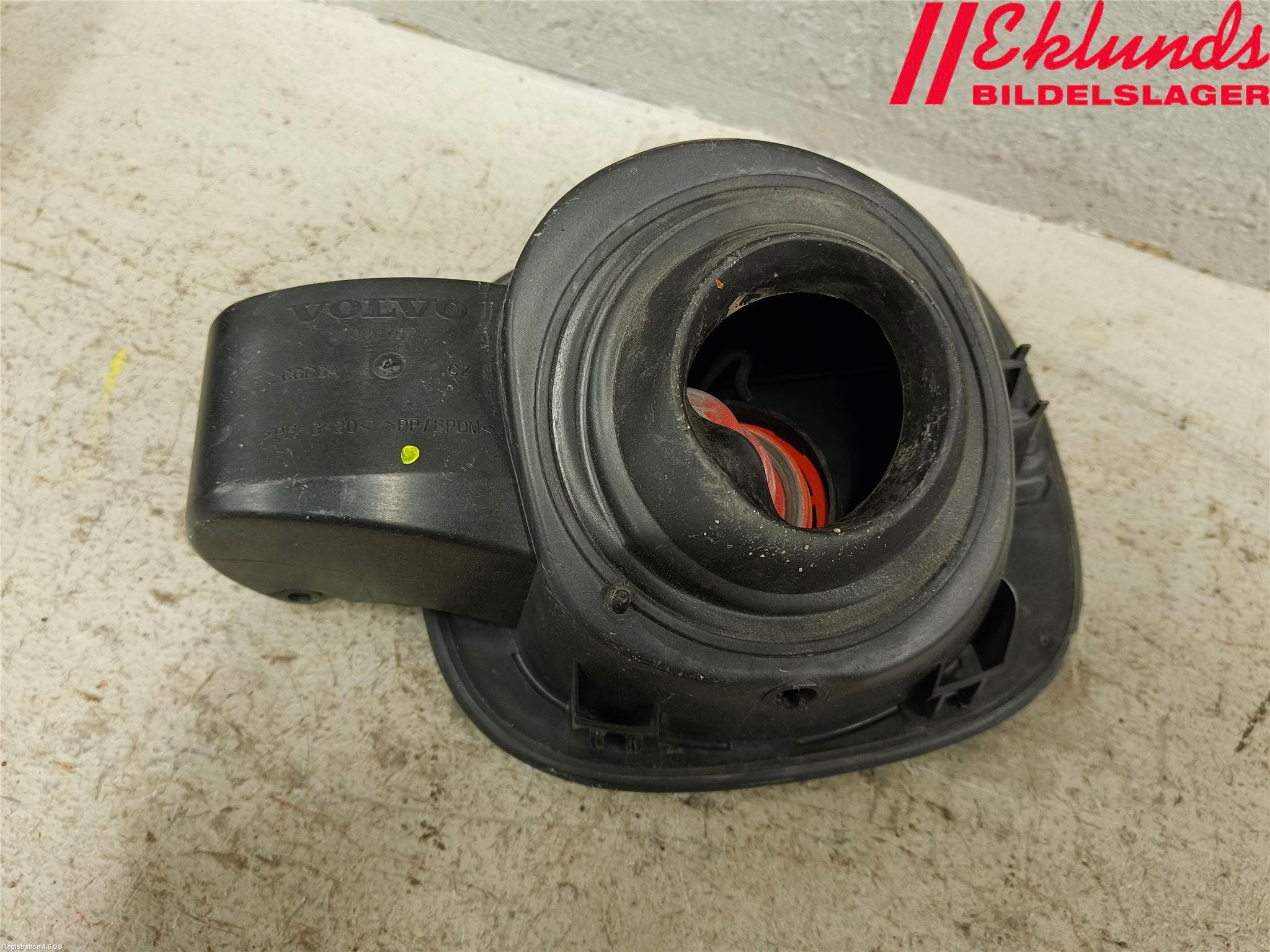 Volvo S60 11-13 Tanklucka