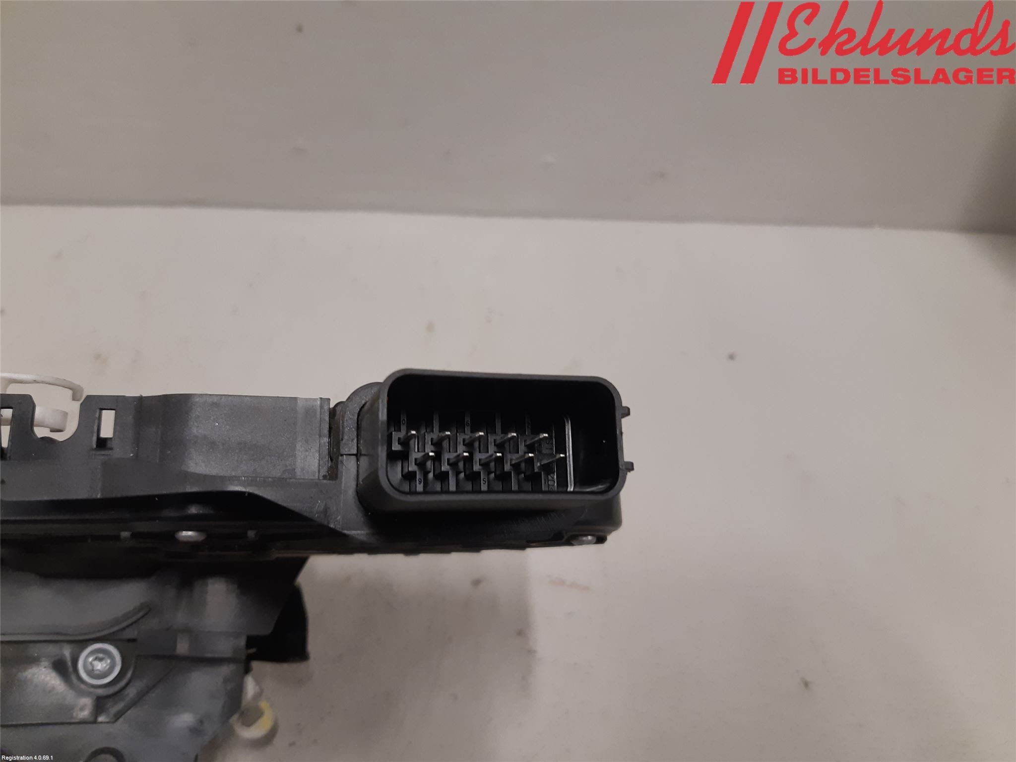 Volvo V70 08-13 Låskista-Dörrlås