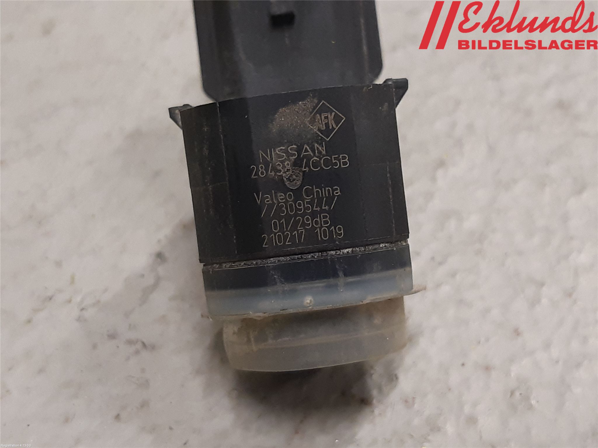 Nissan X-TRAIL 14-21 Parkeringshjälp Frontsensor