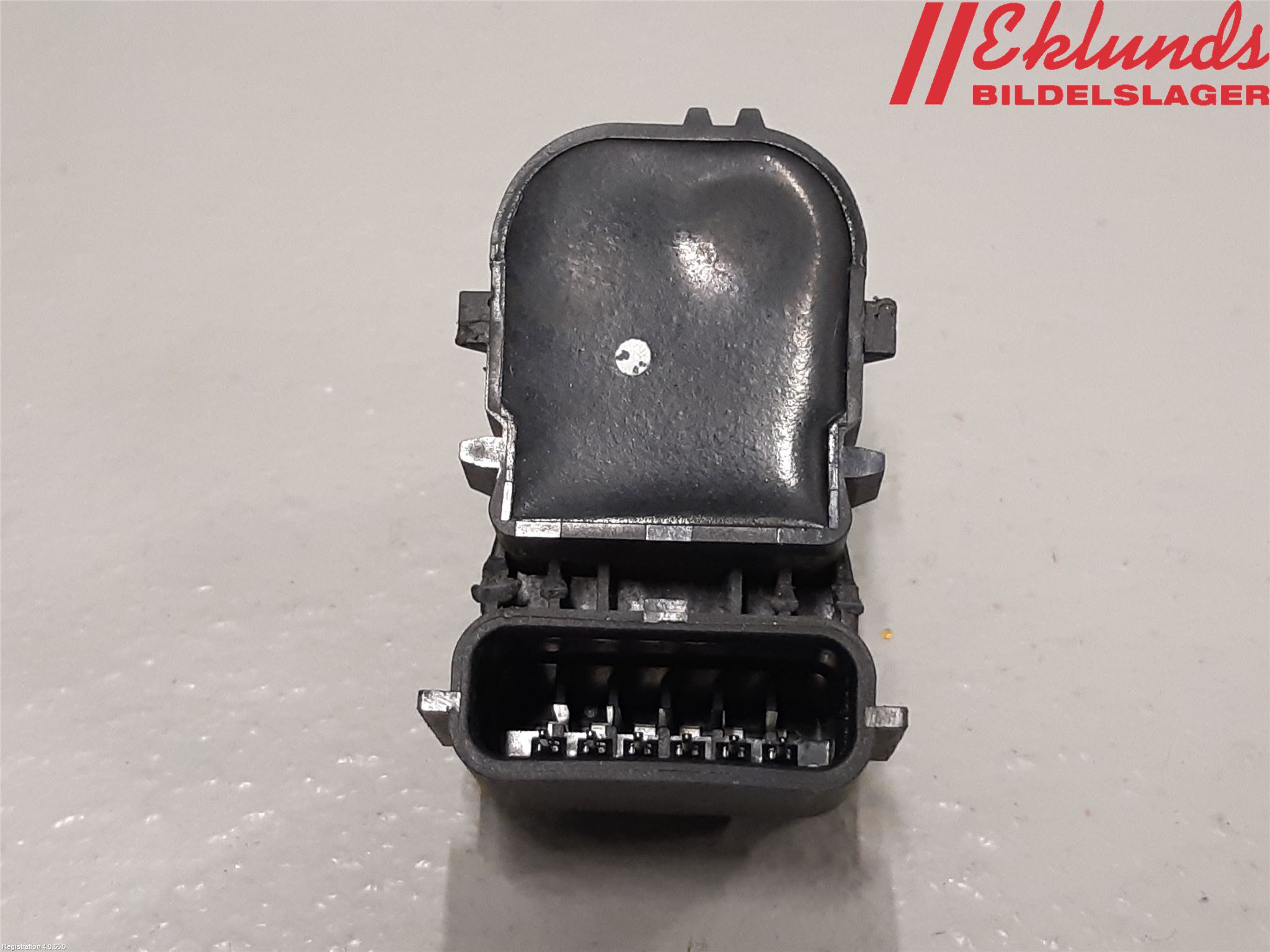 Kia SPORTAGE (QL) 16-21 Parkeringshjälp Frontsensor