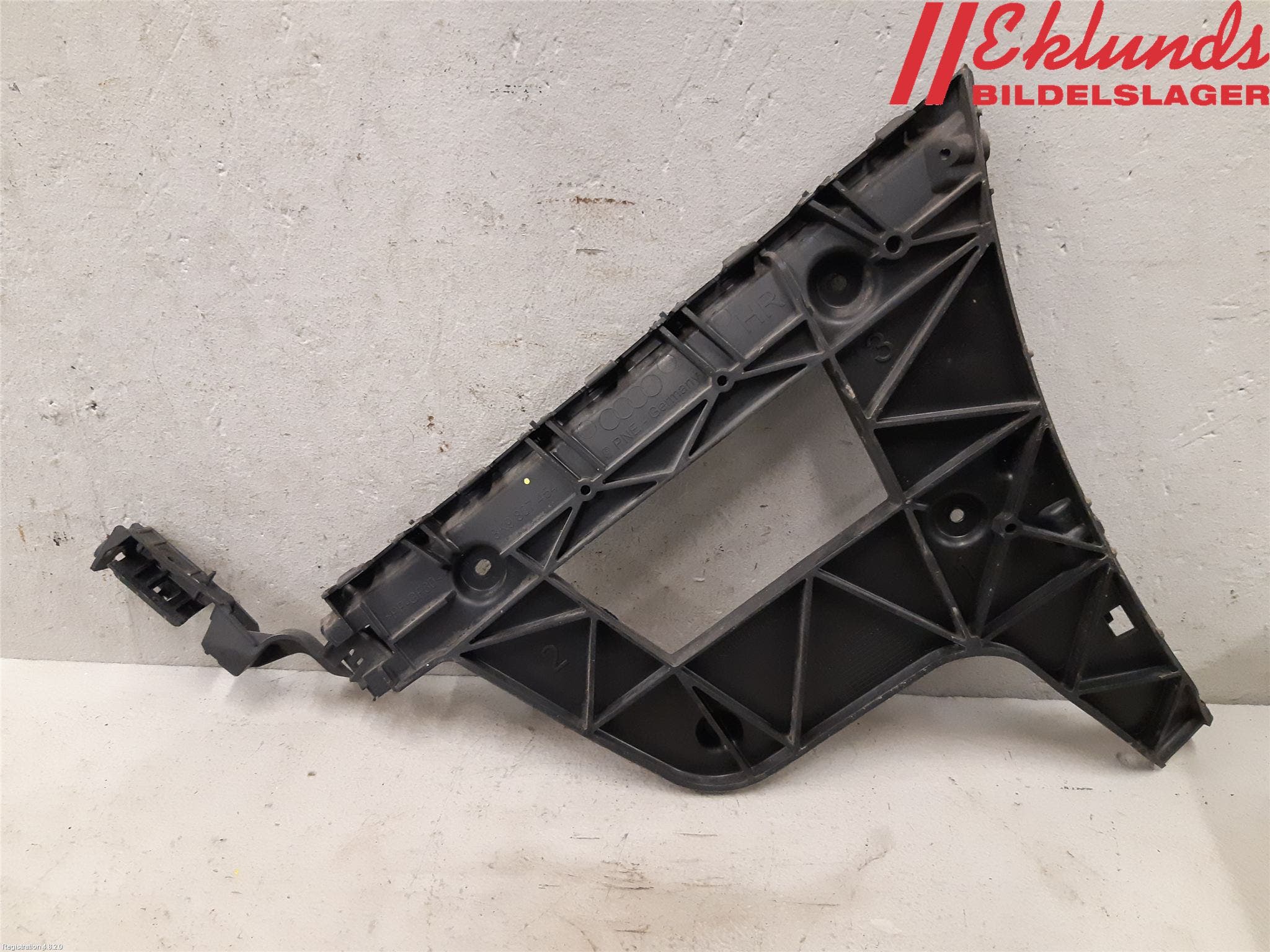 Audi A4/S4 08-11 Stötfångarfäste Bak Hö