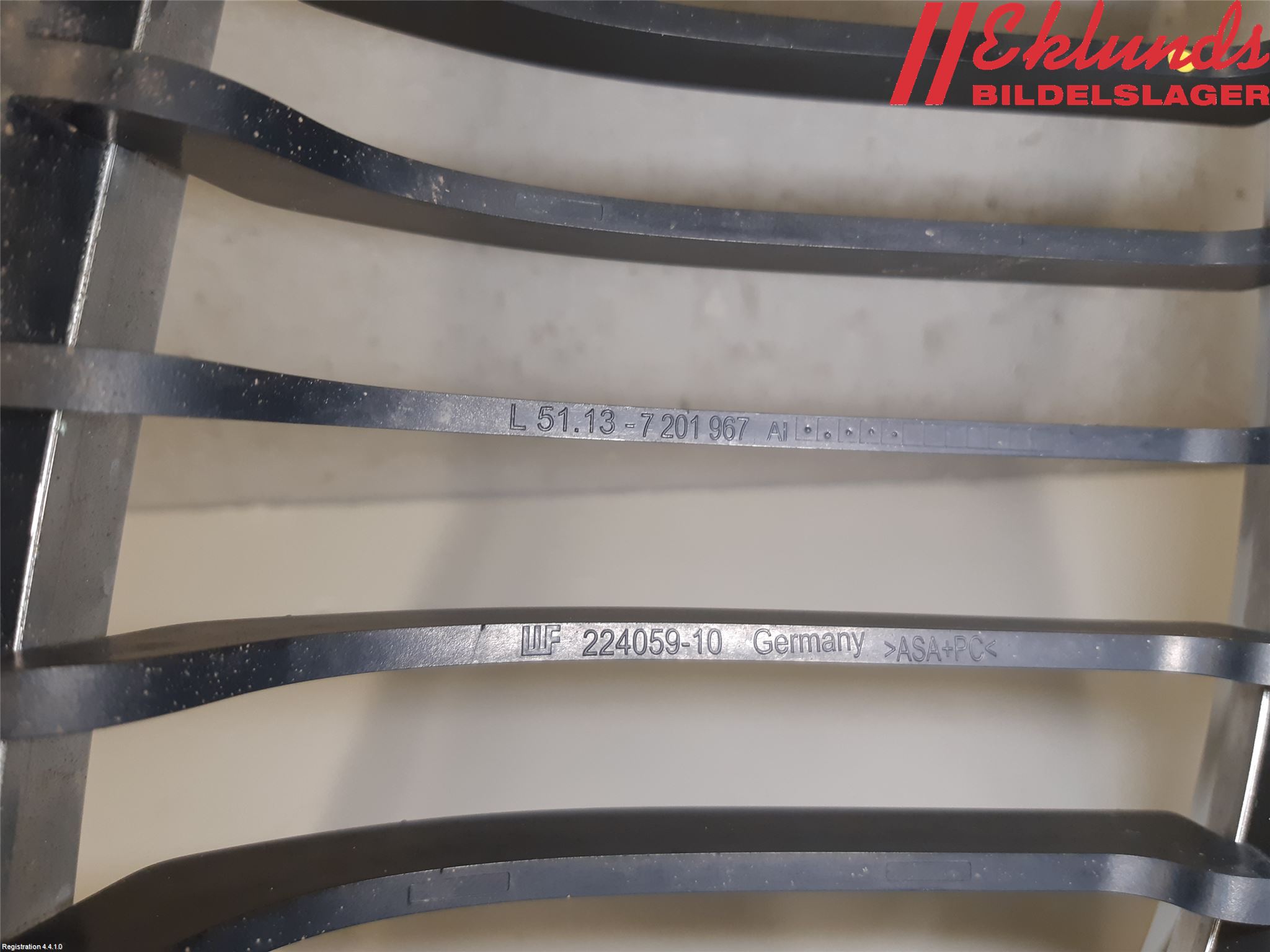 BMW 3 E90/91 SED/TOU 05-12 Grilldel Vänster