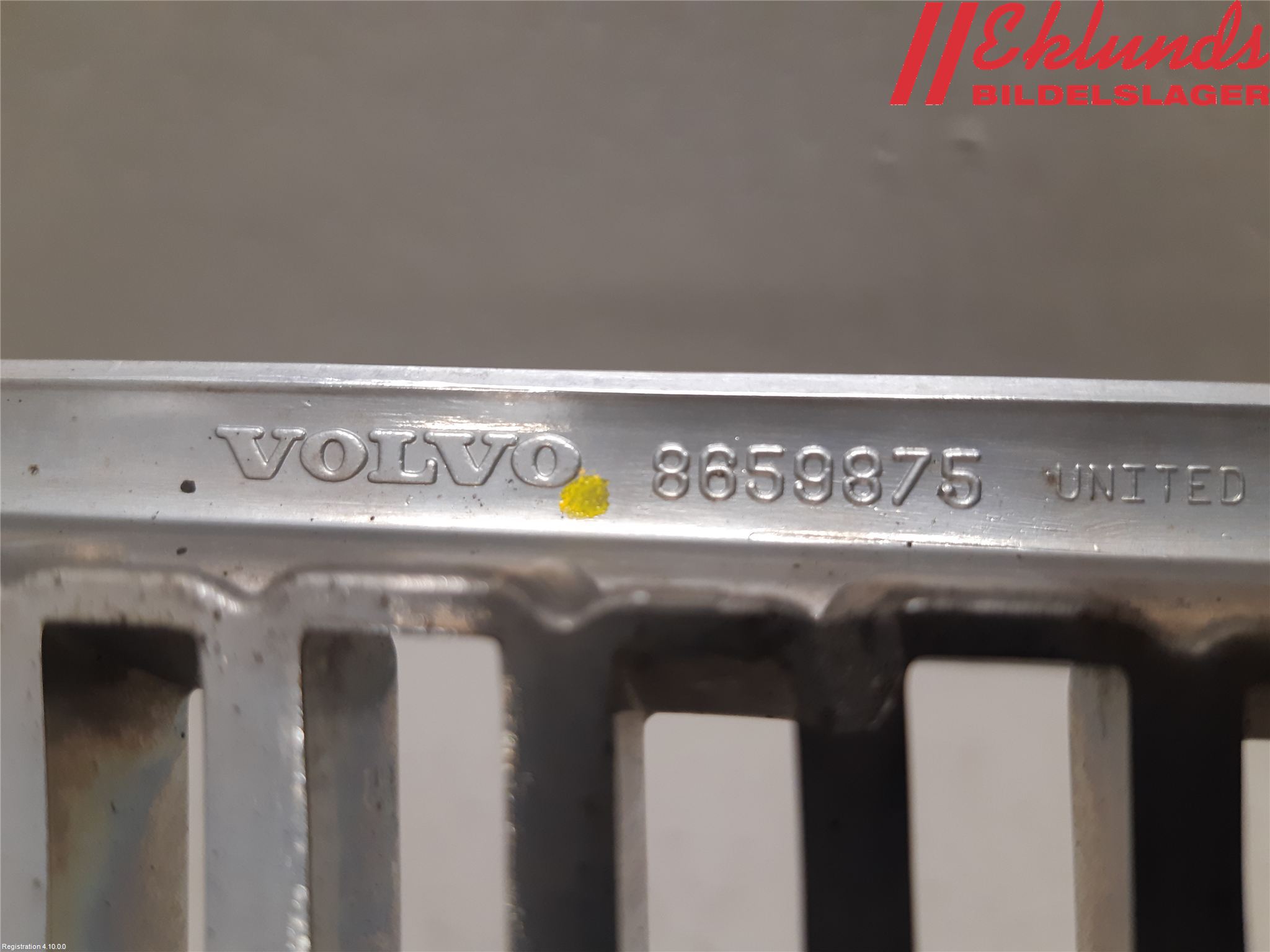 Volvo V70 00-04 Grill Komp