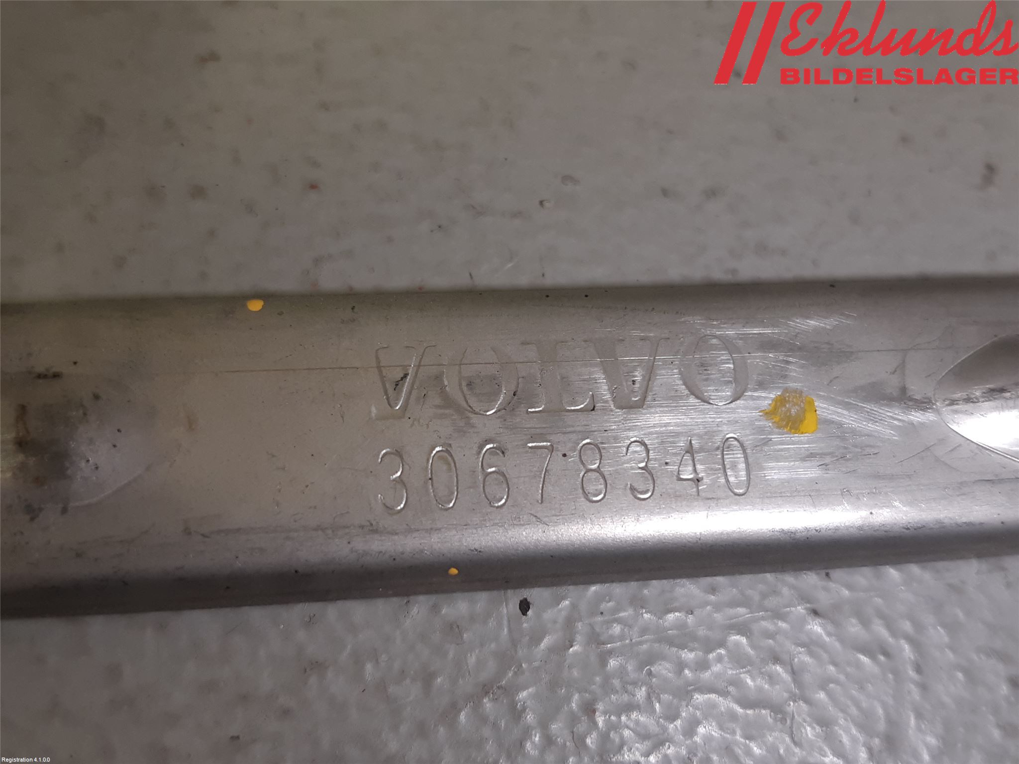 Volvo V70 08-13 Strålkast Fästsarg
