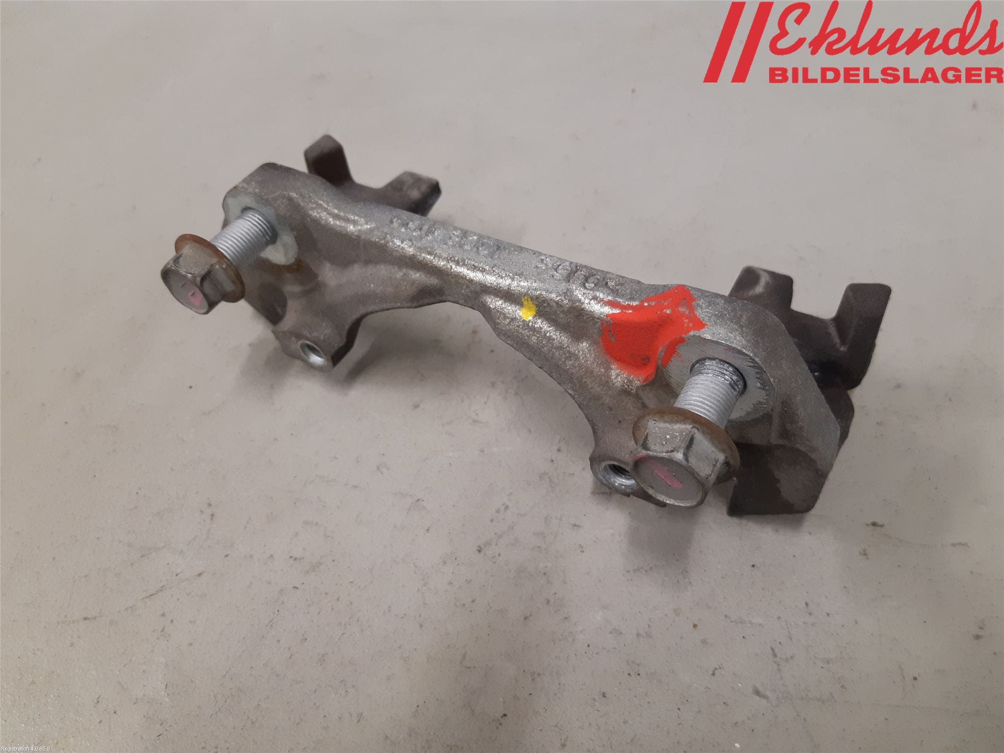 Toyota YARIS XP21 20- Bromsokshållare