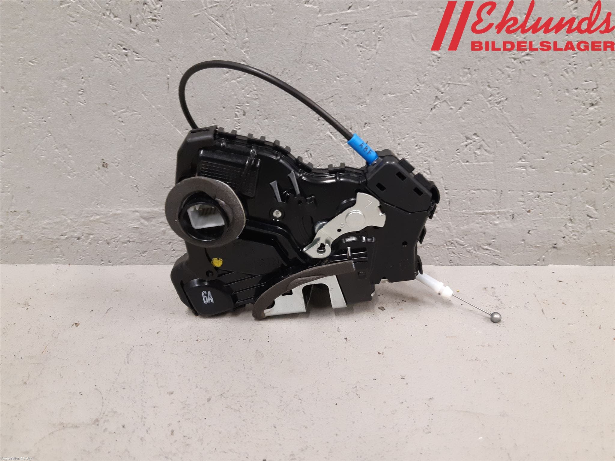 Toyota AURIS 13-19 Låskista-Dörrlås