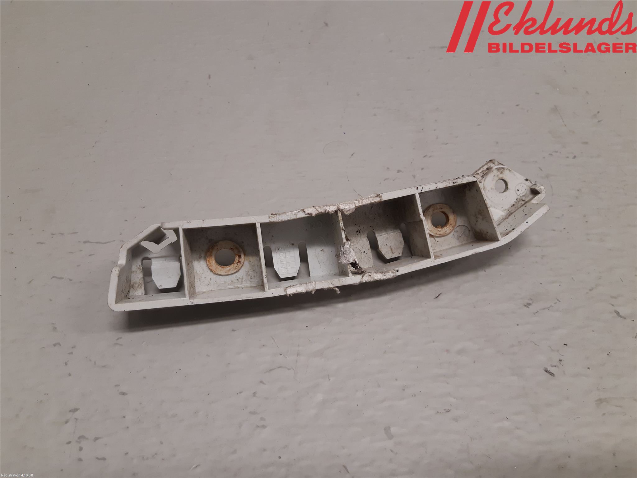 Ford FIESTA 09-12 Stötfångarfäste Fram Hö