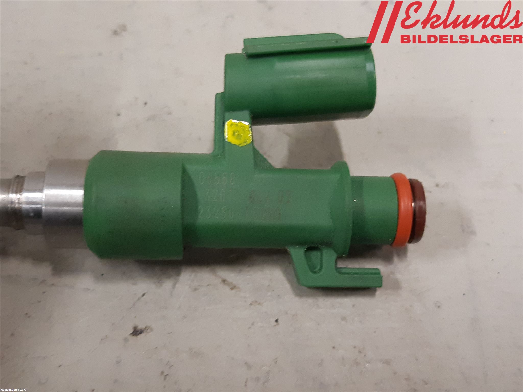 Toyota YARIS XP21 20- Injspridare