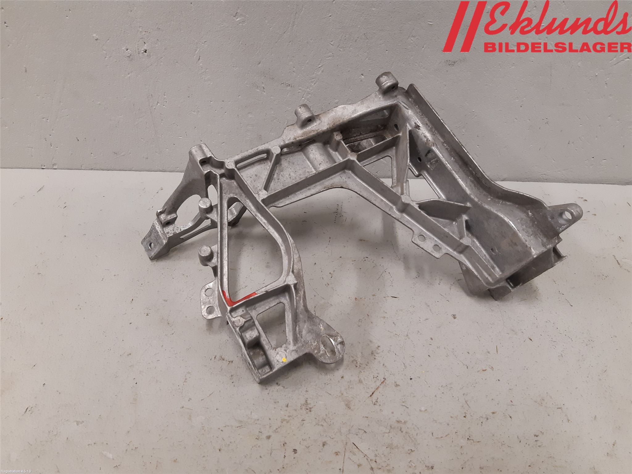 Mercedes-Benz MB C-KLASS (W205) 14-21 Strålkast Fästsarg