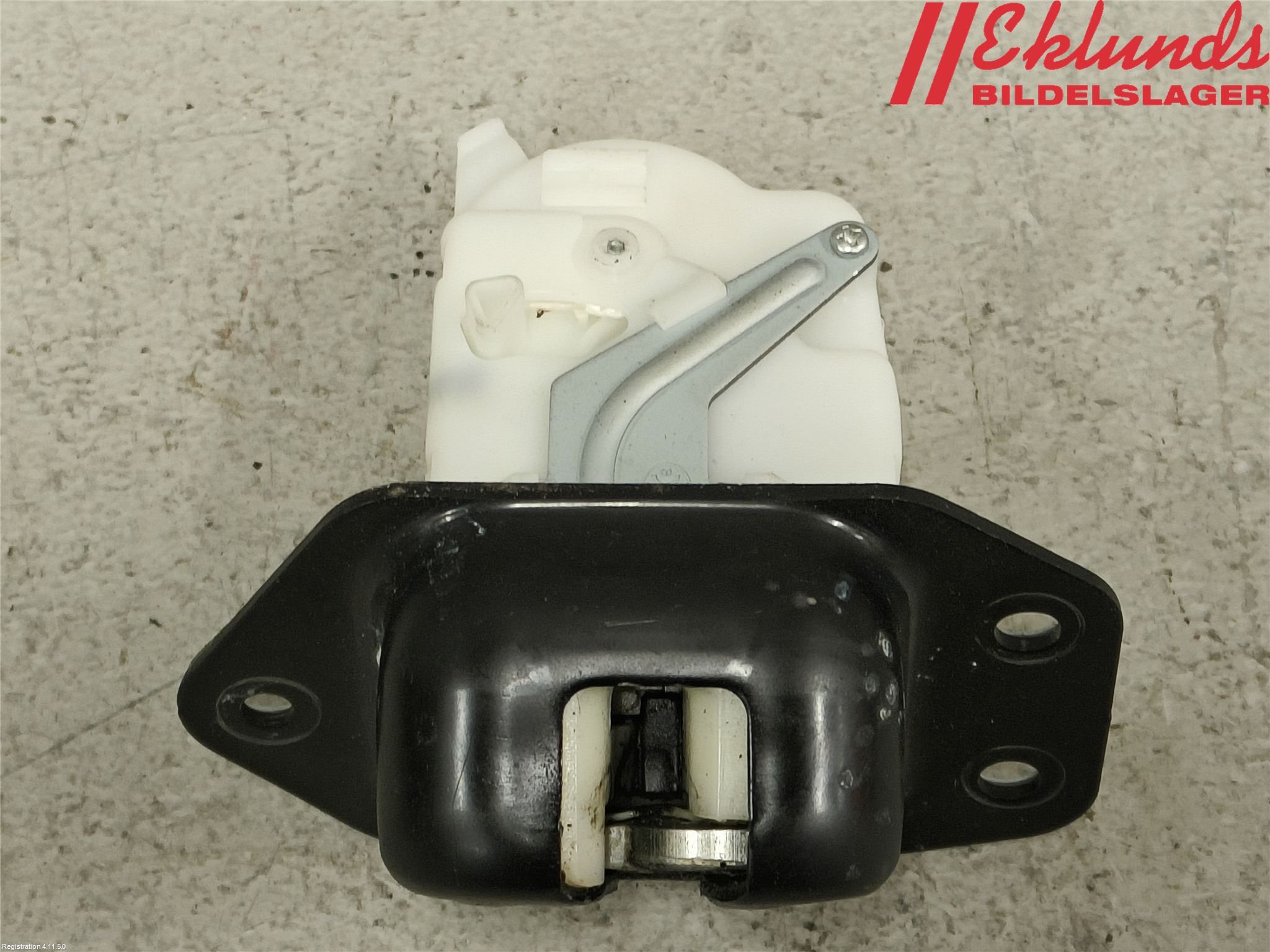 Nissan JUKE 14-19 Låskista Baklucka