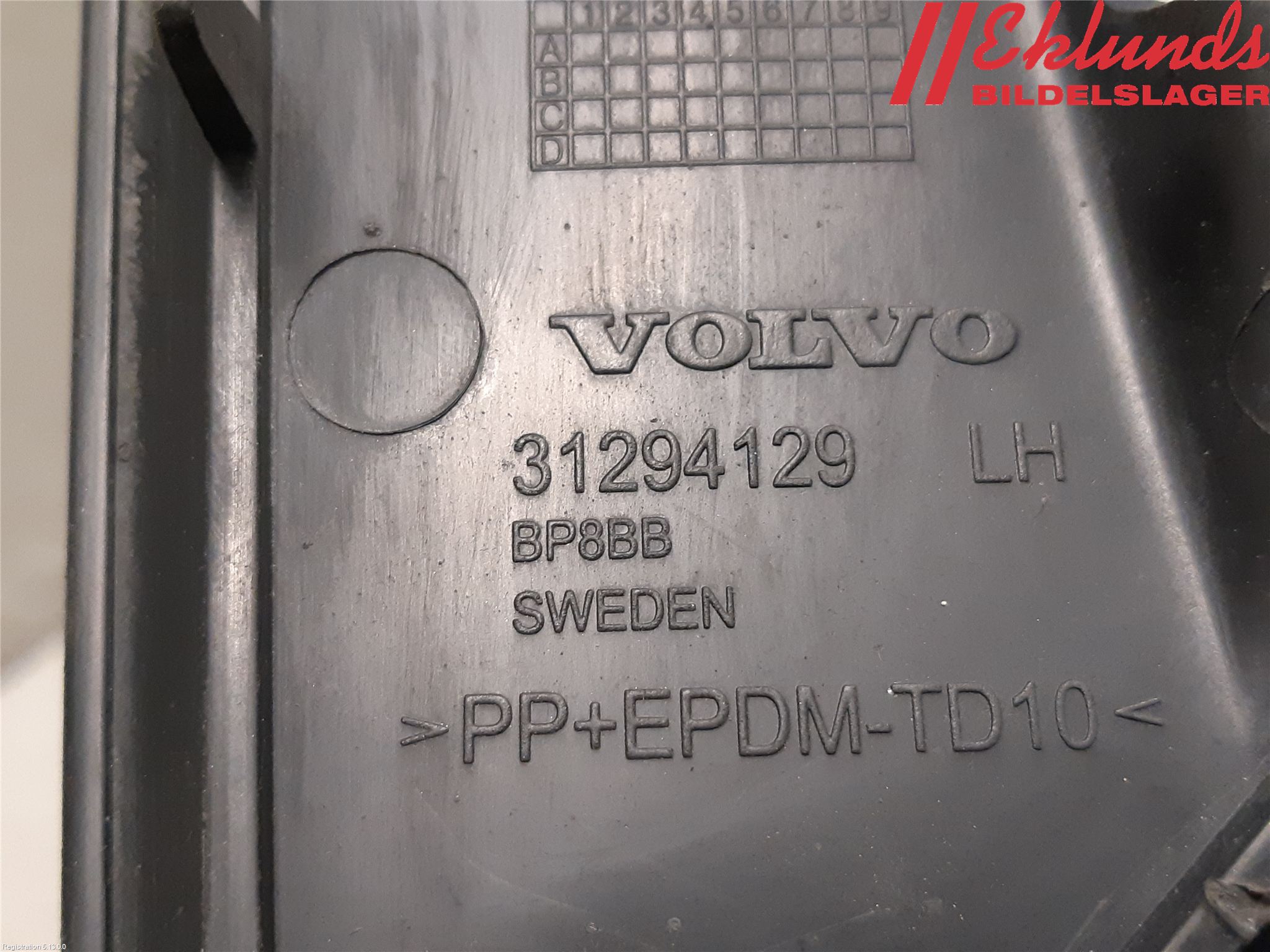 Volvo V60 11-13 Stöt Utfyllnad-List-Grill