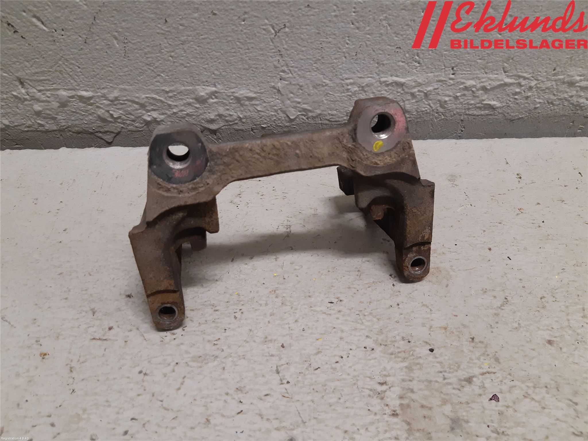 Volvo XC90/RECHARGE 16- Bromsokshållare