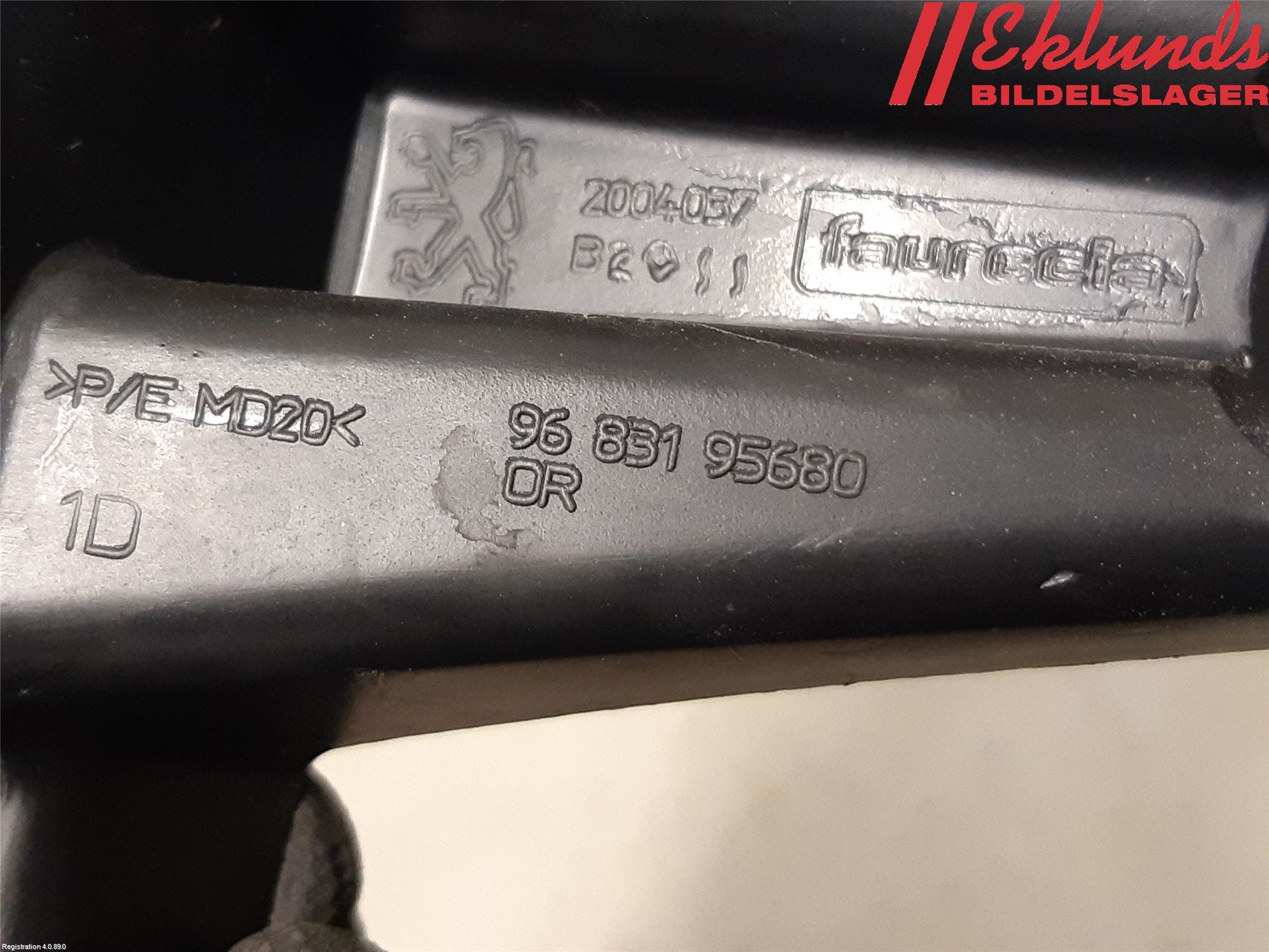 Peugeot 3008 09-16 Stötfångarfäste Bak Hö