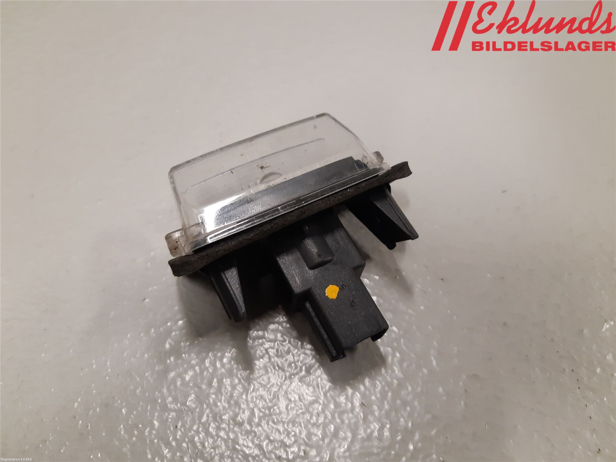 Toyota YARIS XP130 15-20 Skylt Belysning