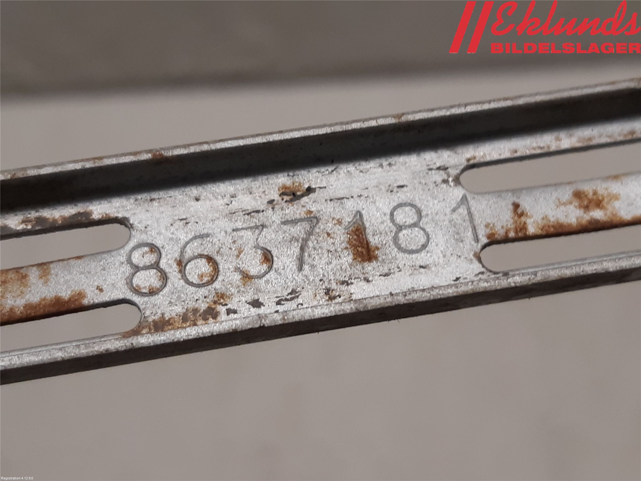 Volvo XC90 07-14 Strålkast Fästsarg